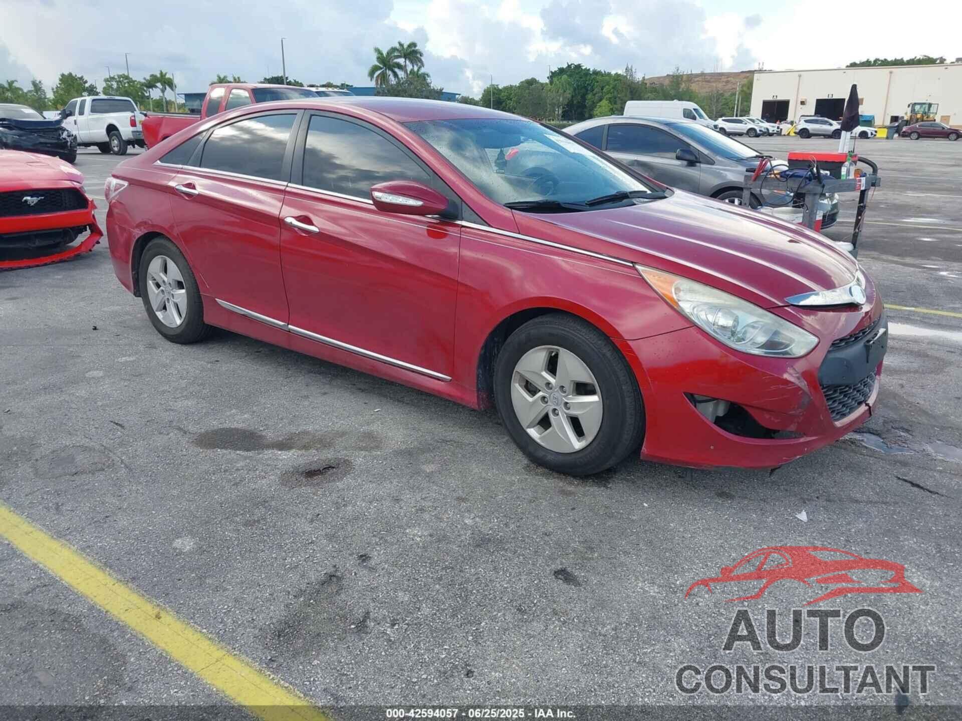 HYUNDAI SONATA HYBRID 2012 - KMHEC4A47CA034582