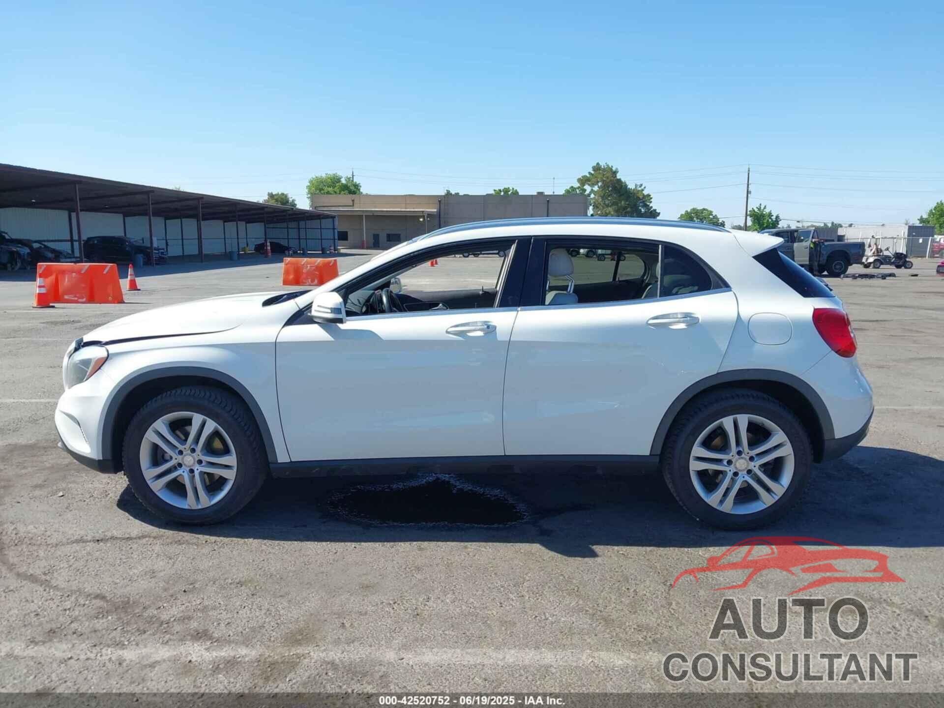 MERCEDES-BENZ GLA 250 2015 - WDCTG4GB2FJ149546