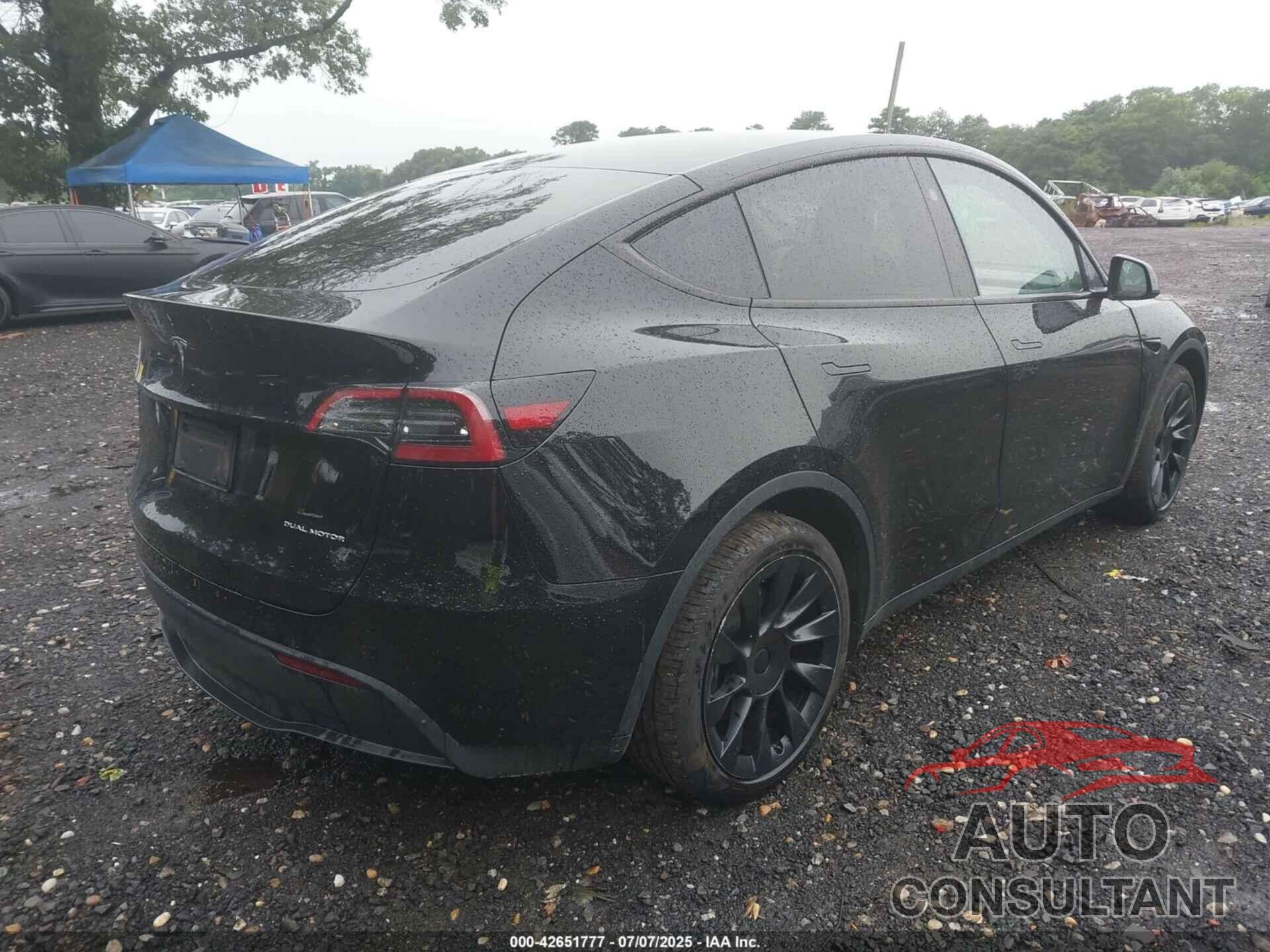 TESLA MODEL Y 2023 - 7SAYGDEE4PF857740