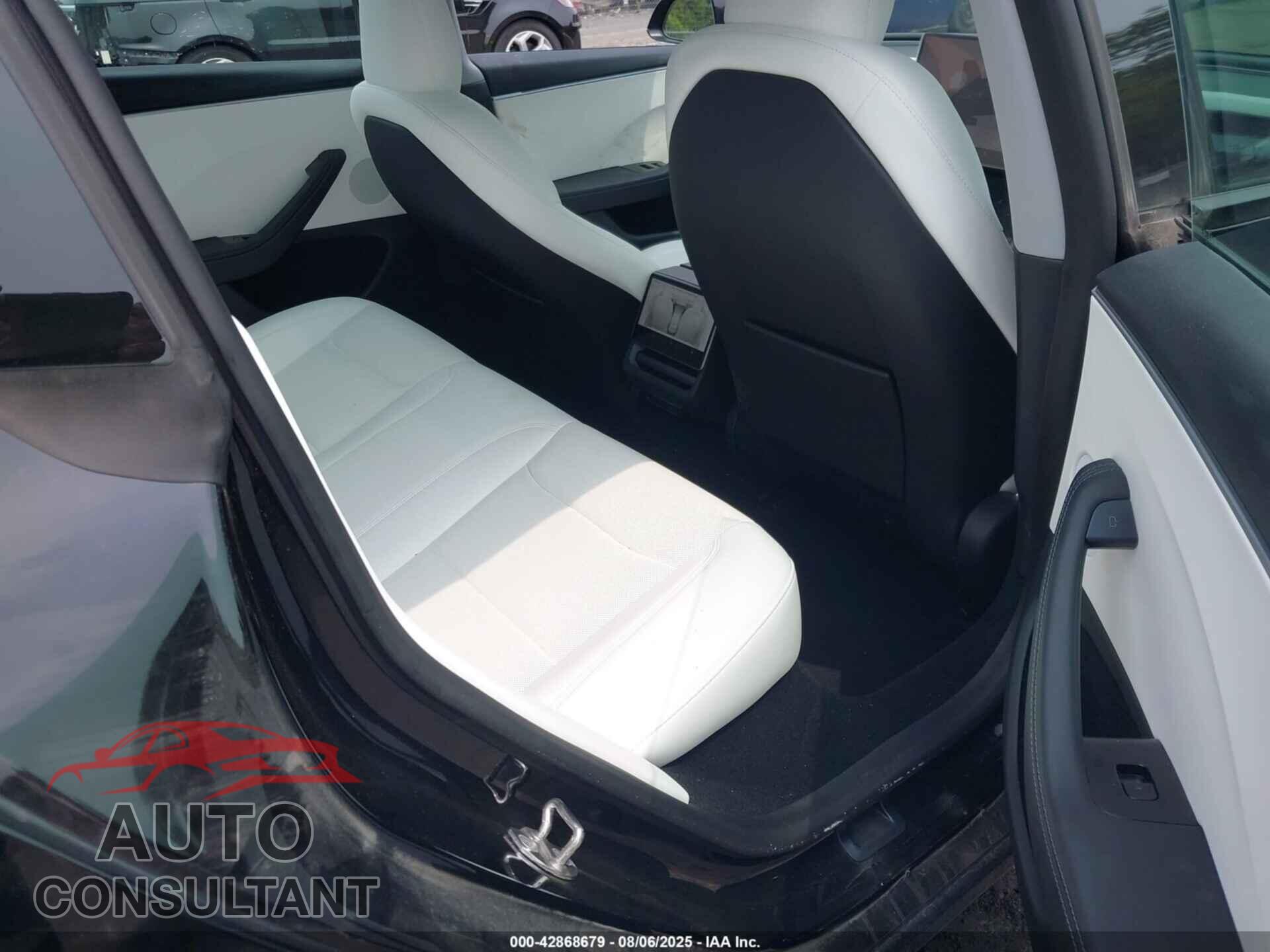 TESLA MODEL 3 2024 - 5YJ3E1EB4RF806601