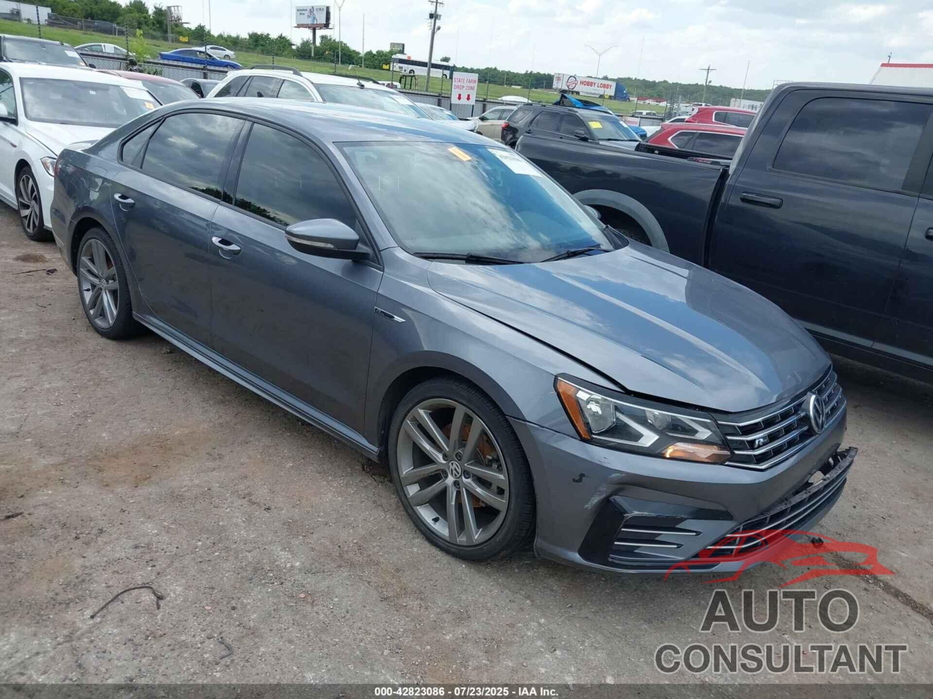 VOLKSWAGEN PASSAT 2018 - 1VWAA7A34JC030280