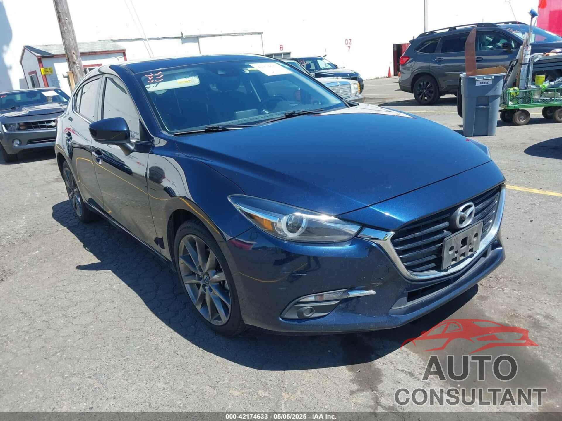 MAZDA MAZDA3 2018 - 3MZBN1M36JM274951
