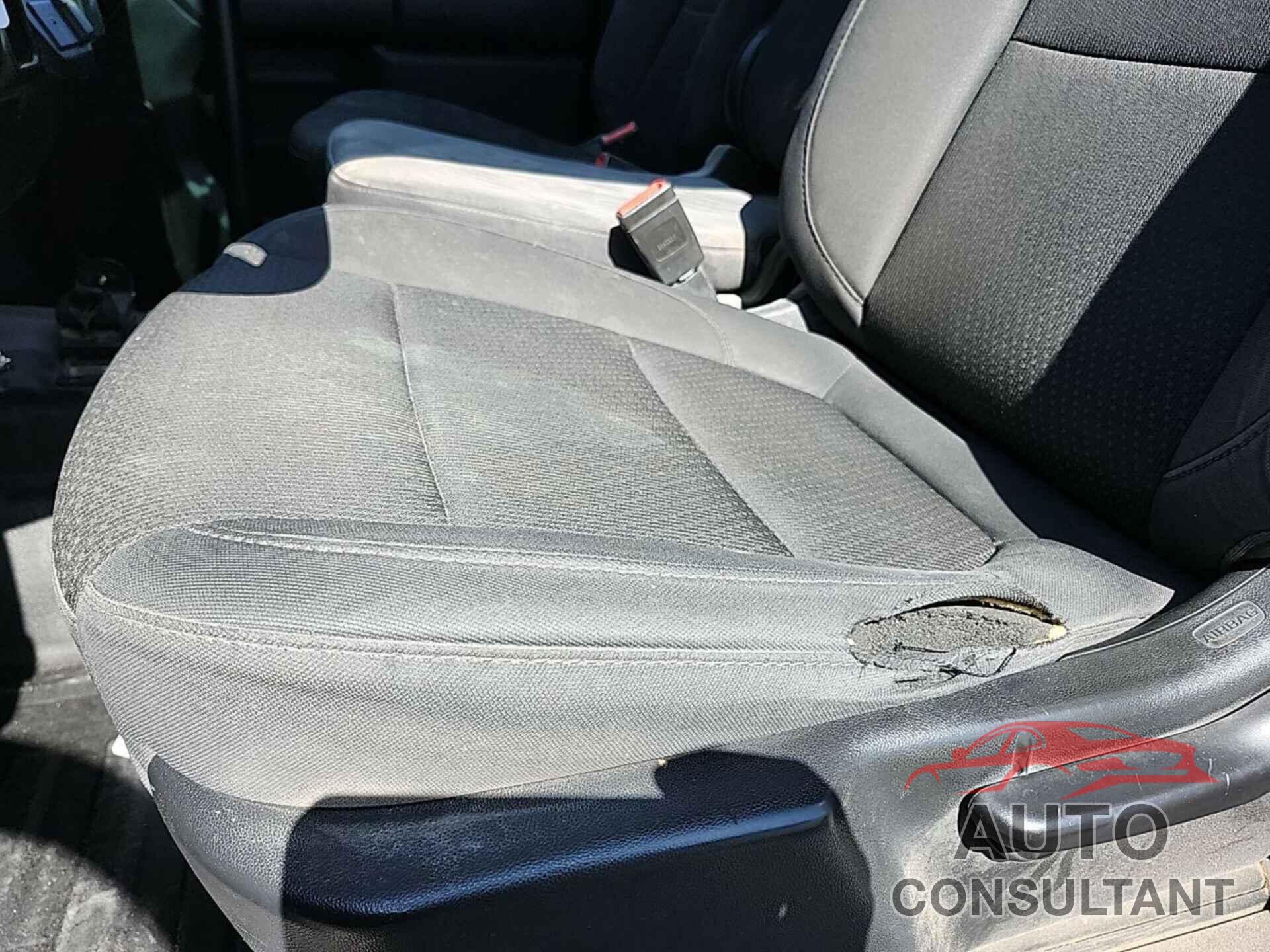 CHEVROLET SILVERADO 2020 - 1GCRYAEF8LZ166334