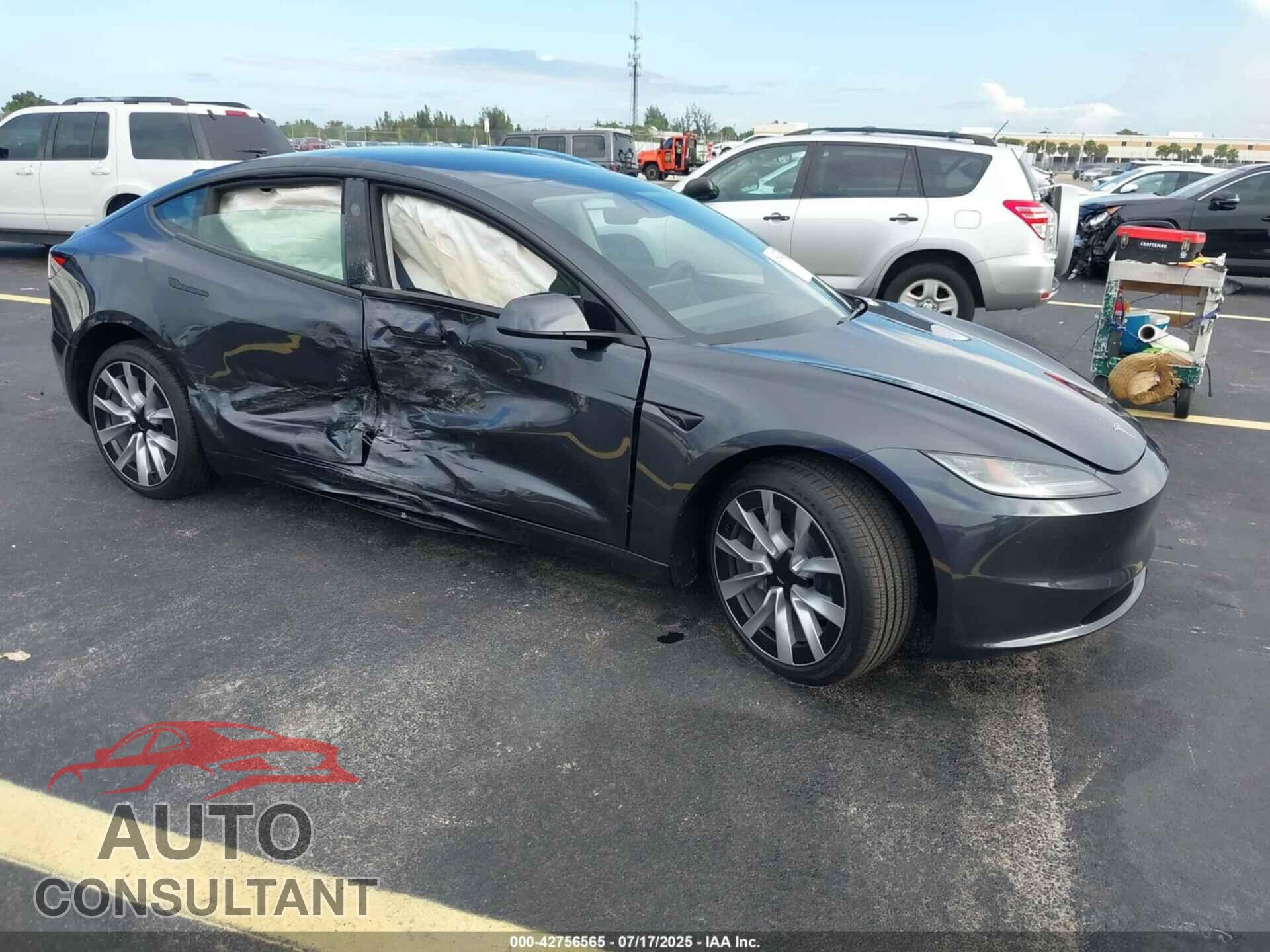 TESLA MODEL 3 2025 - 5YJ3E1EA9SF972724