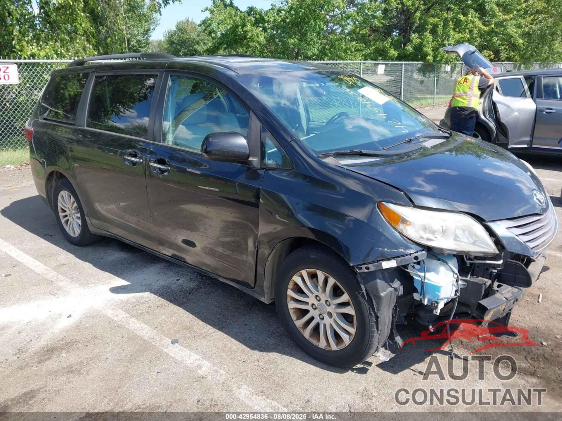 TOYOTA SIENNA 2017 - 5TDYZ3DC8HS772754