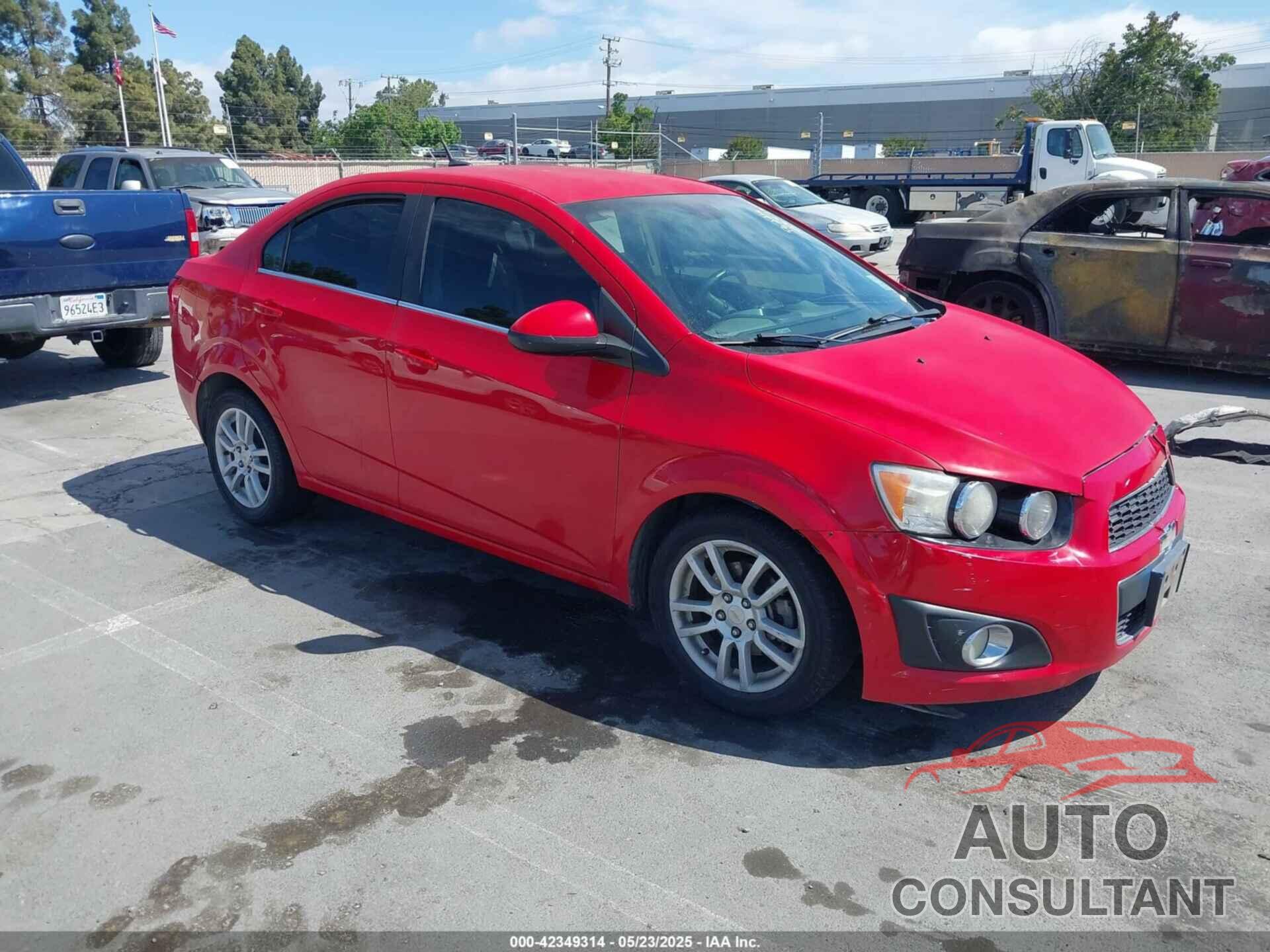 CHEVROLET SONIC 2012 - 1G1JC5SH6C4135646