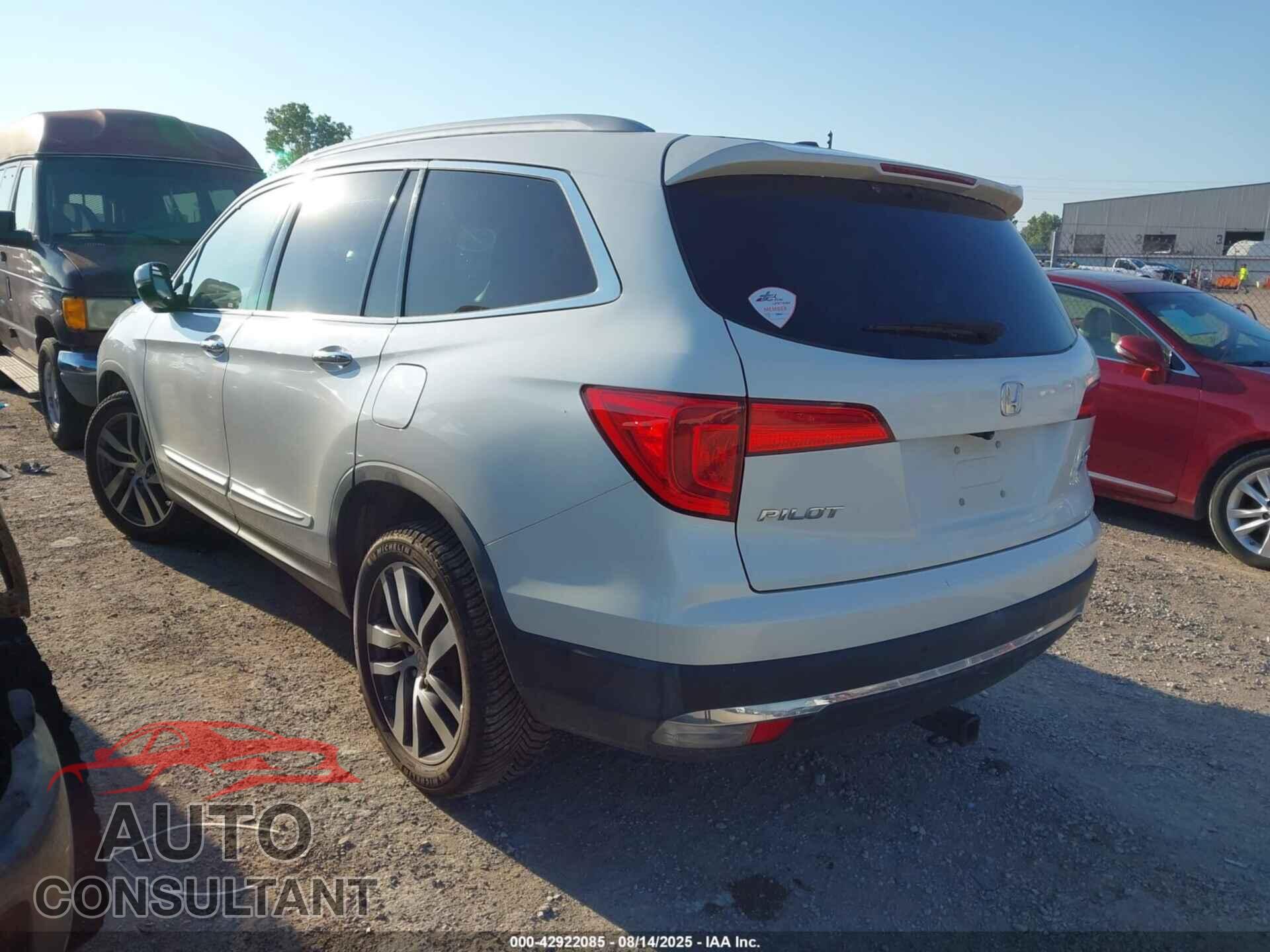 HONDA PILOT 2017 - 5FNYF6H91HB043783