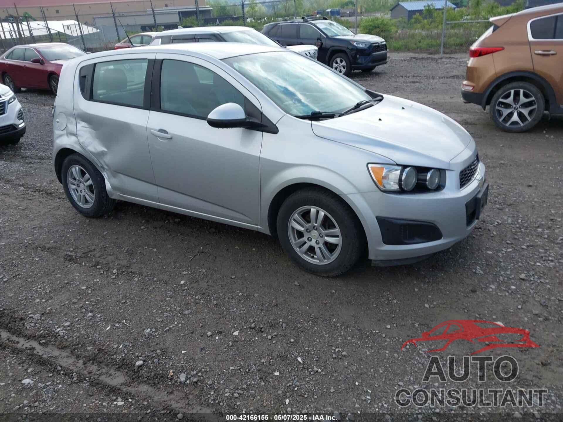 CHEVROLET SONIC 2012 - 1G1JB6SH2C4114902