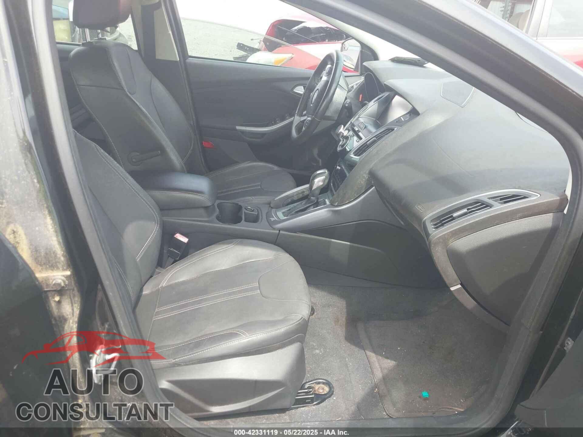 FORD FOCUS 2012 - 1FAHP3N23CL390191