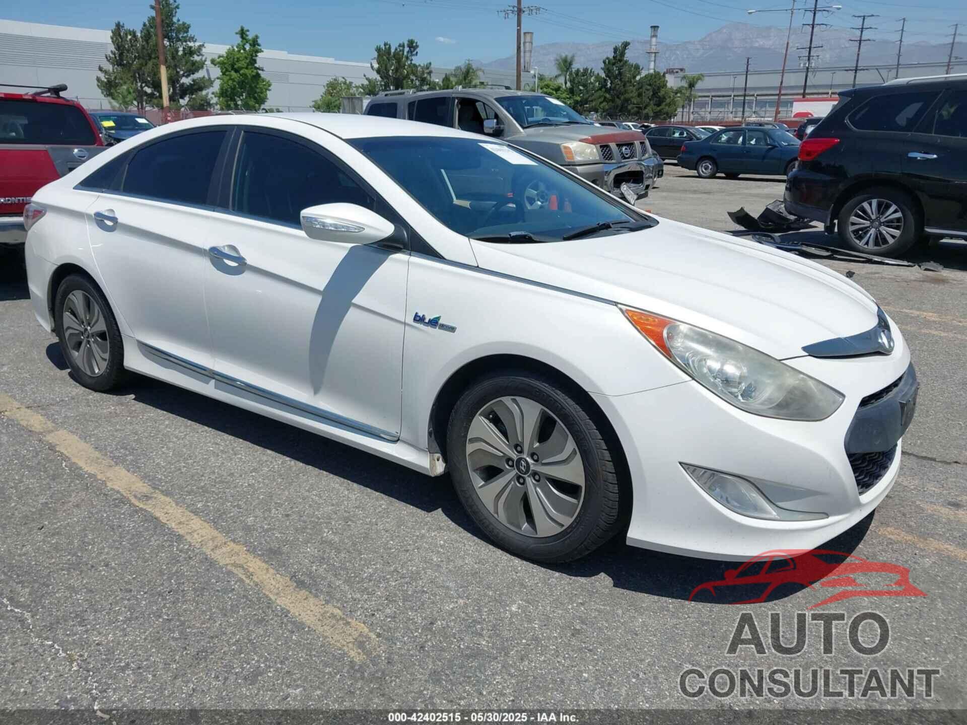 HYUNDAI SONATA HYBRID 2013 - KMHEC4A41DA085271
