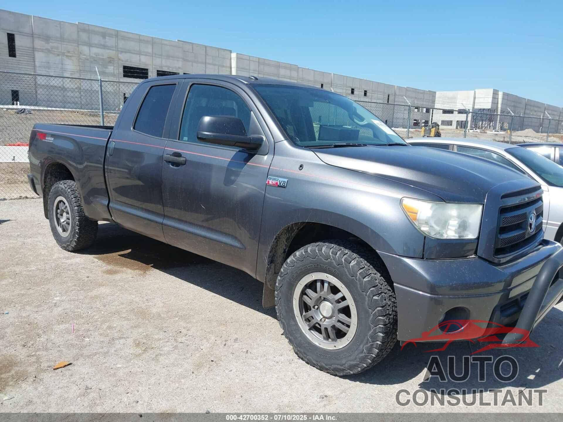 TOYOTA TUNDRA 2011 - 5TFUW5F19BX189979