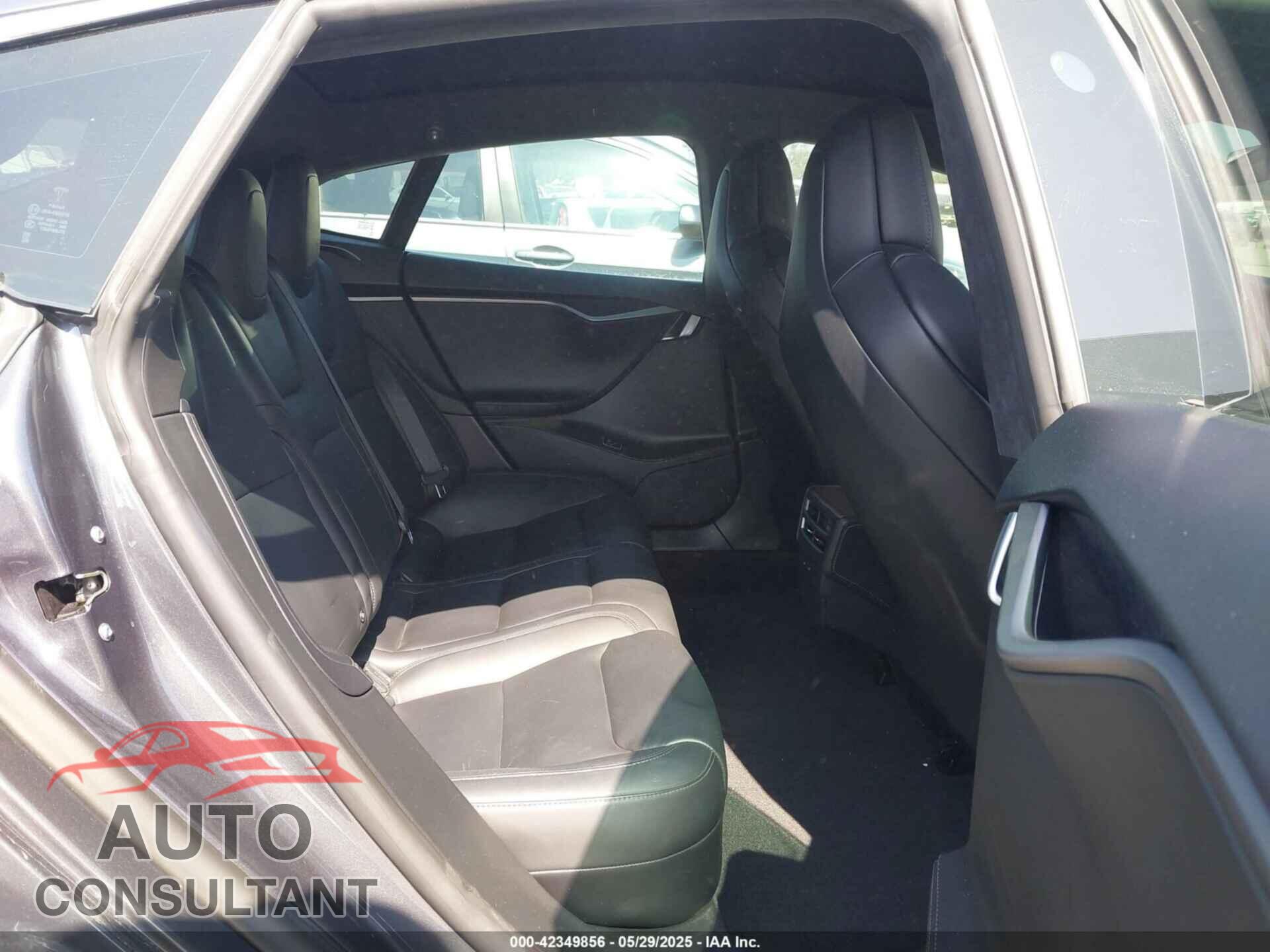 TESLA MODEL S 2019 - 5YJSA1E25KF304371