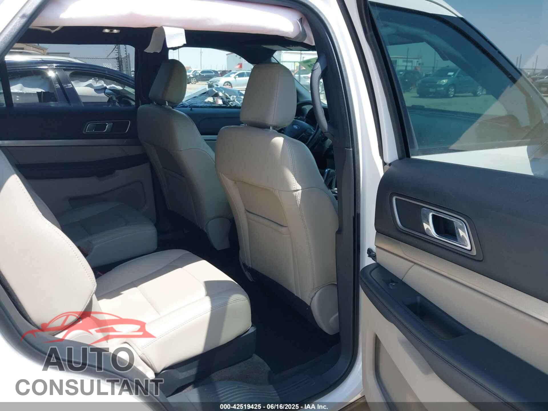 FORD EXPLORER 2018 - 1FM5K7D80JGB55452