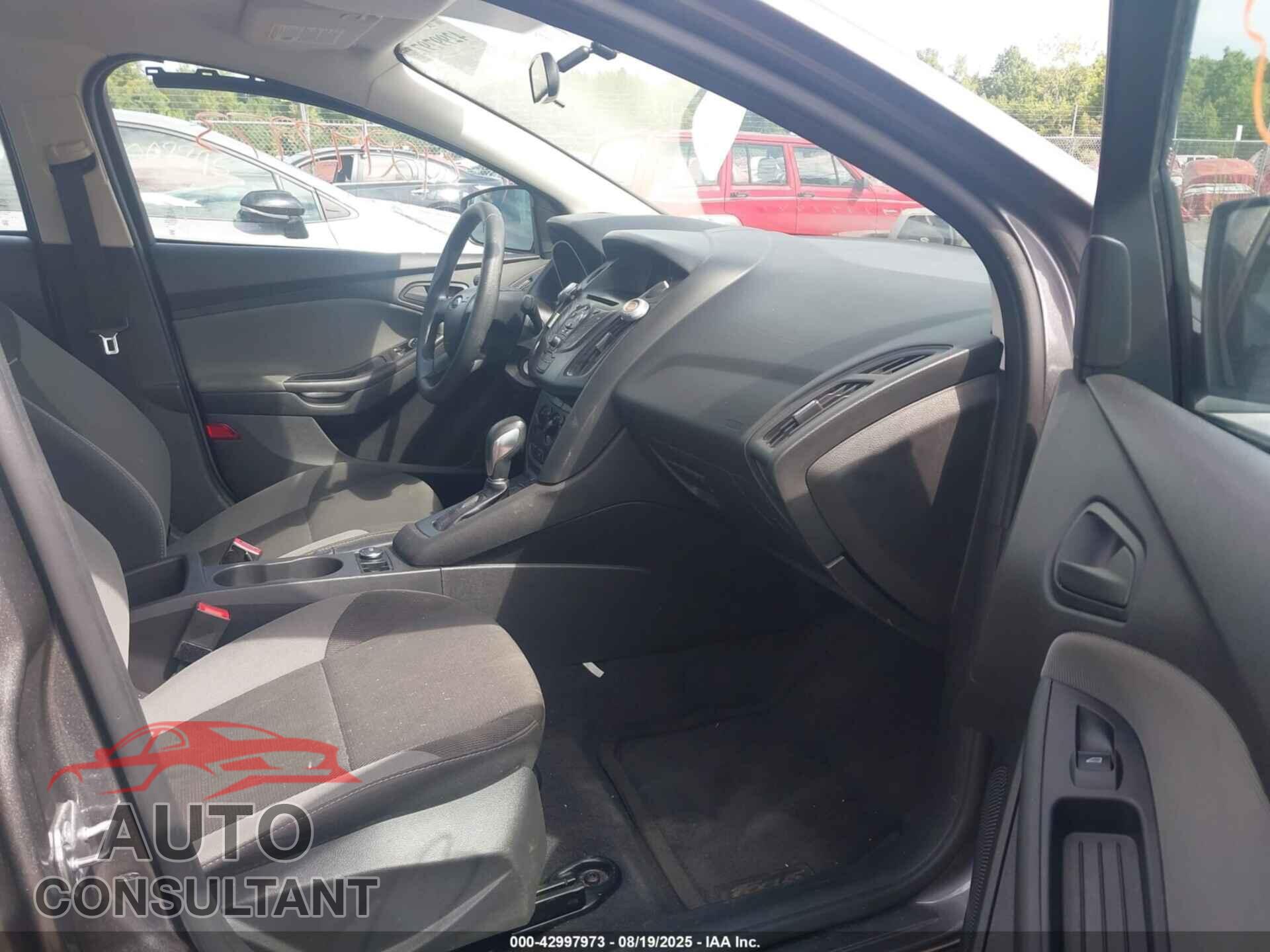 FORD FOCUS 2014 - 1FADP3E25EL462400