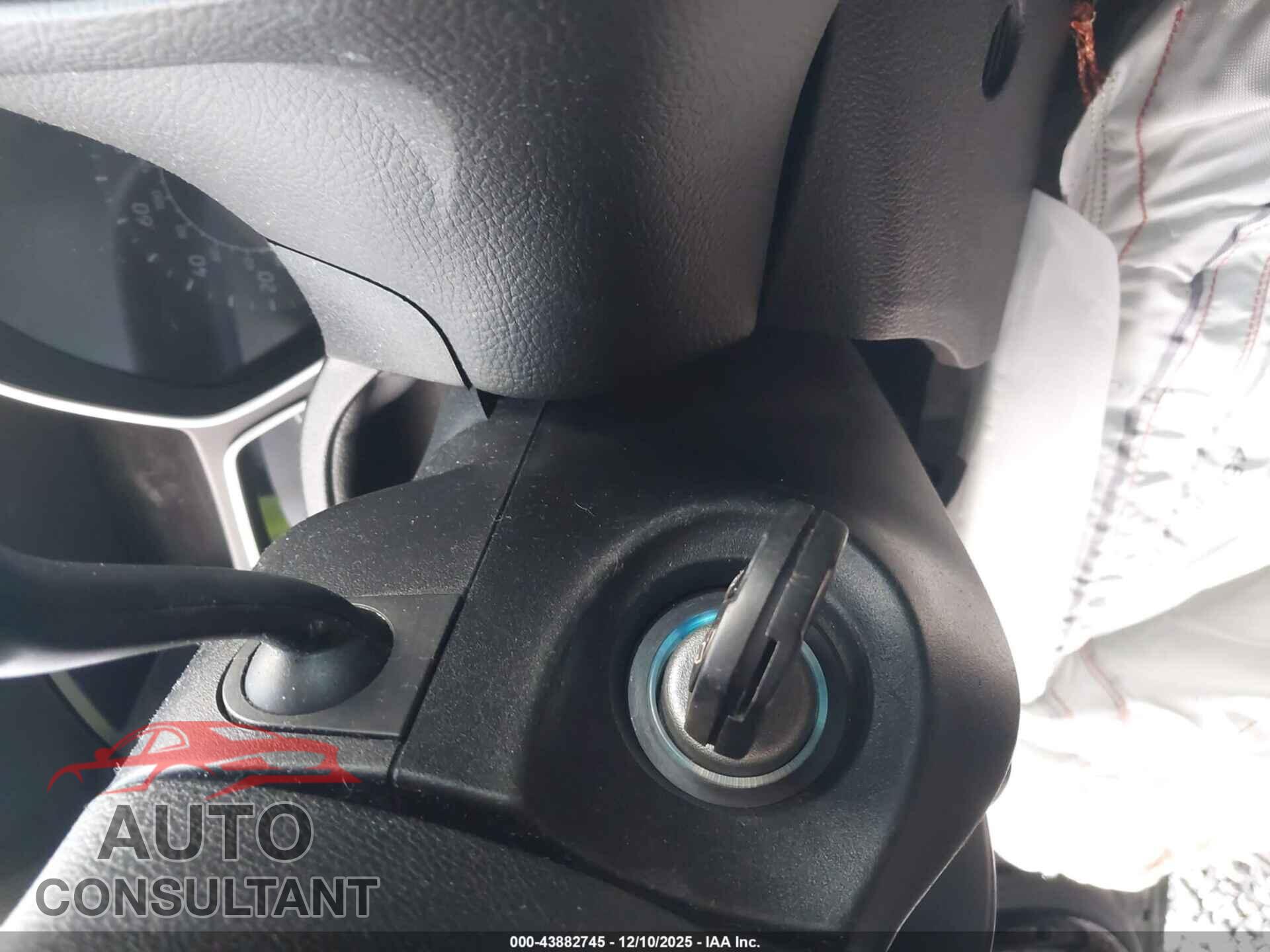 FORD FOCUS 2017 - 1FADP3F29HL227632