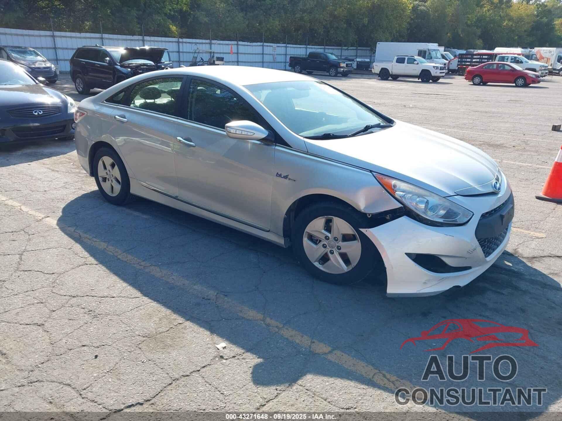 HYUNDAI SONATA HYBRID 2012 - KMHEC4A49CA022756