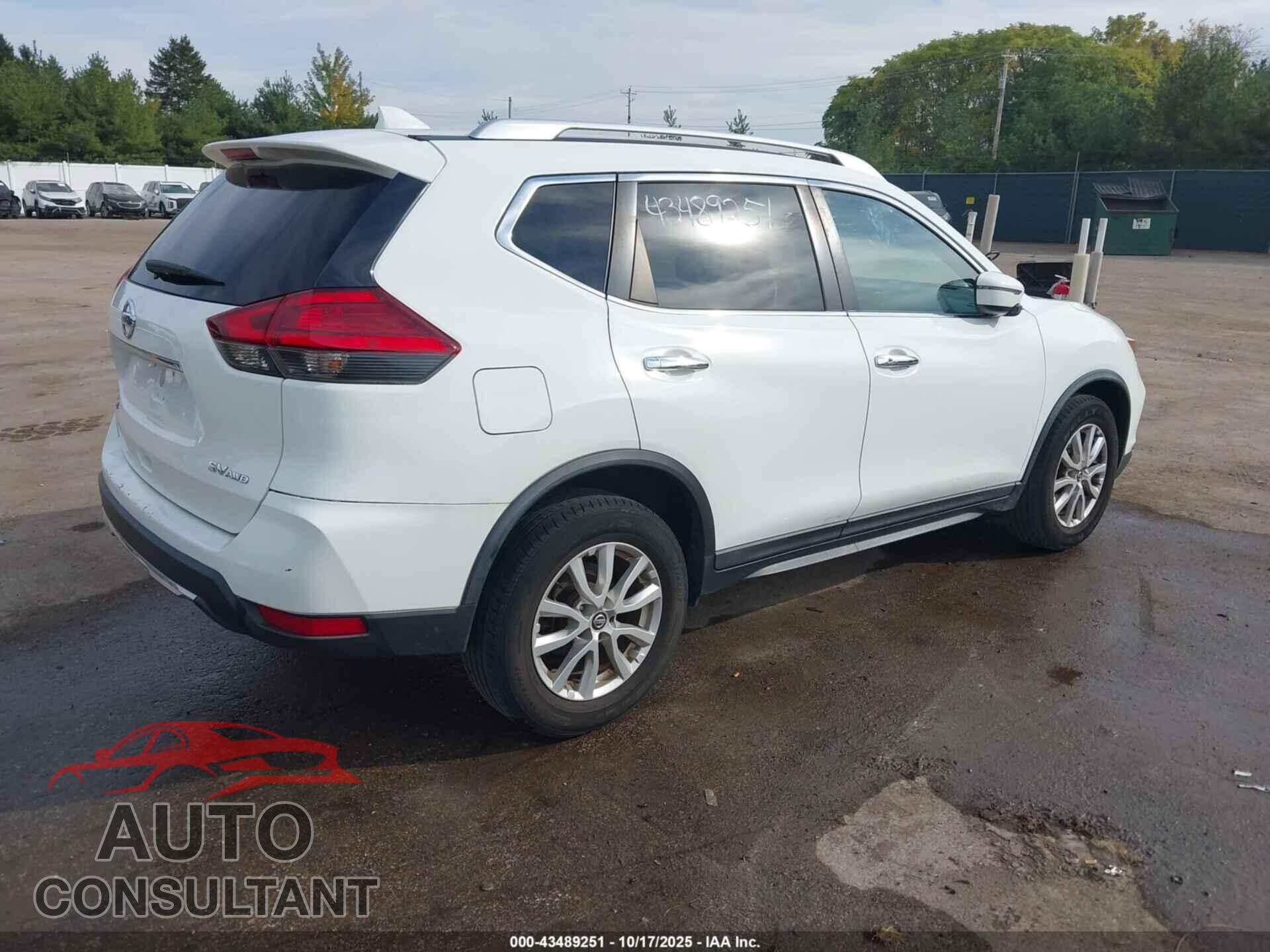 NISSAN ROGUE 2017 - KNMAT2MVXHP532131