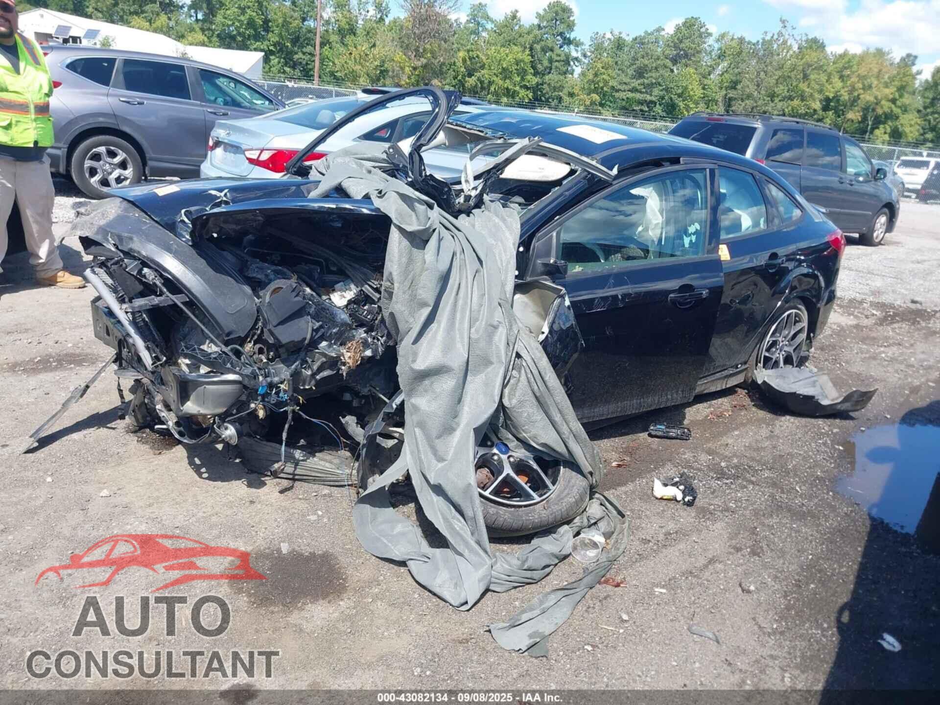 FORD FOCUS 2016 - 1FADP3F25GL403297