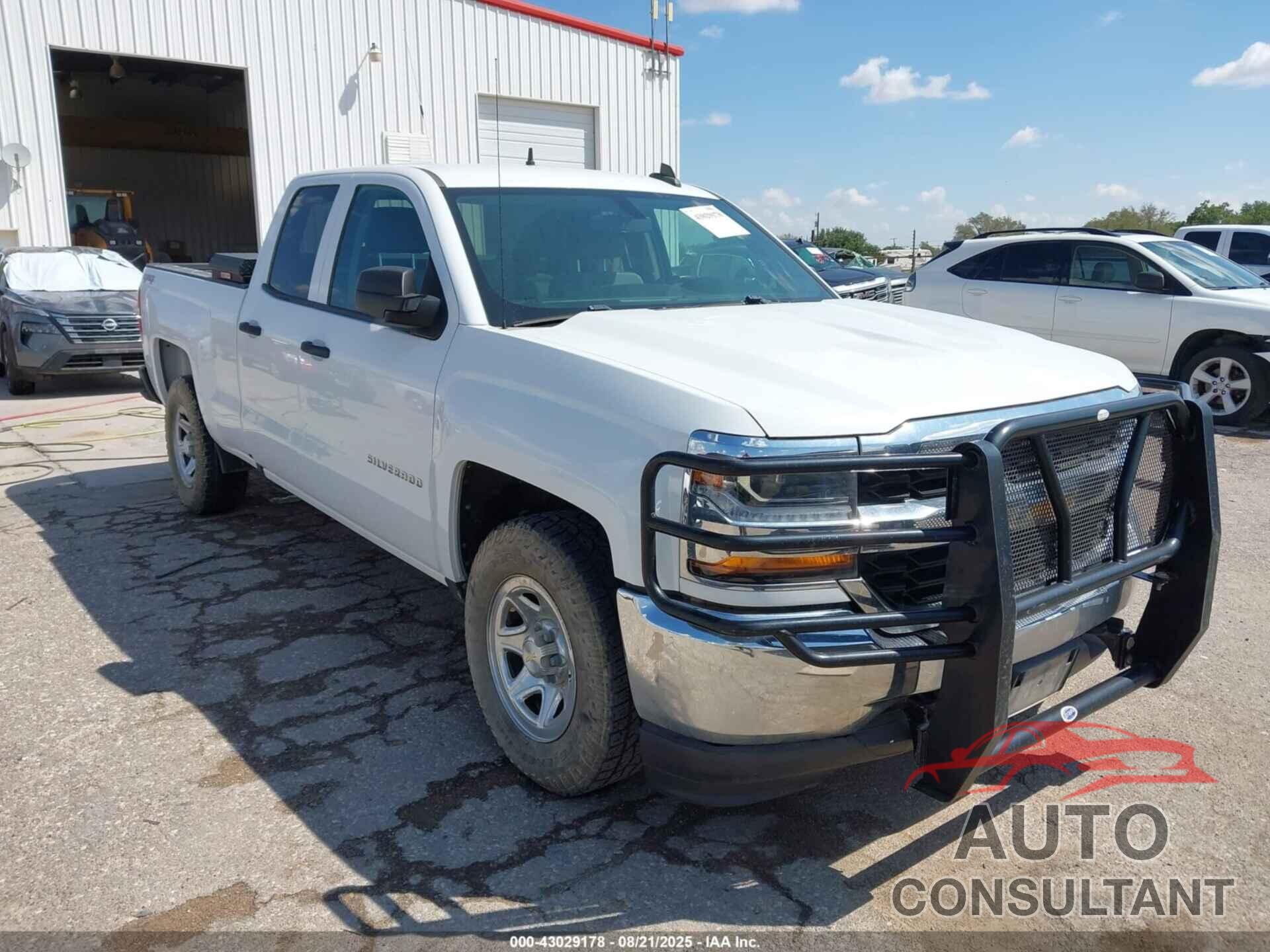 CHEVROLET SILVERADO 1500 2018 - 1GCVKNEC0JZ343999