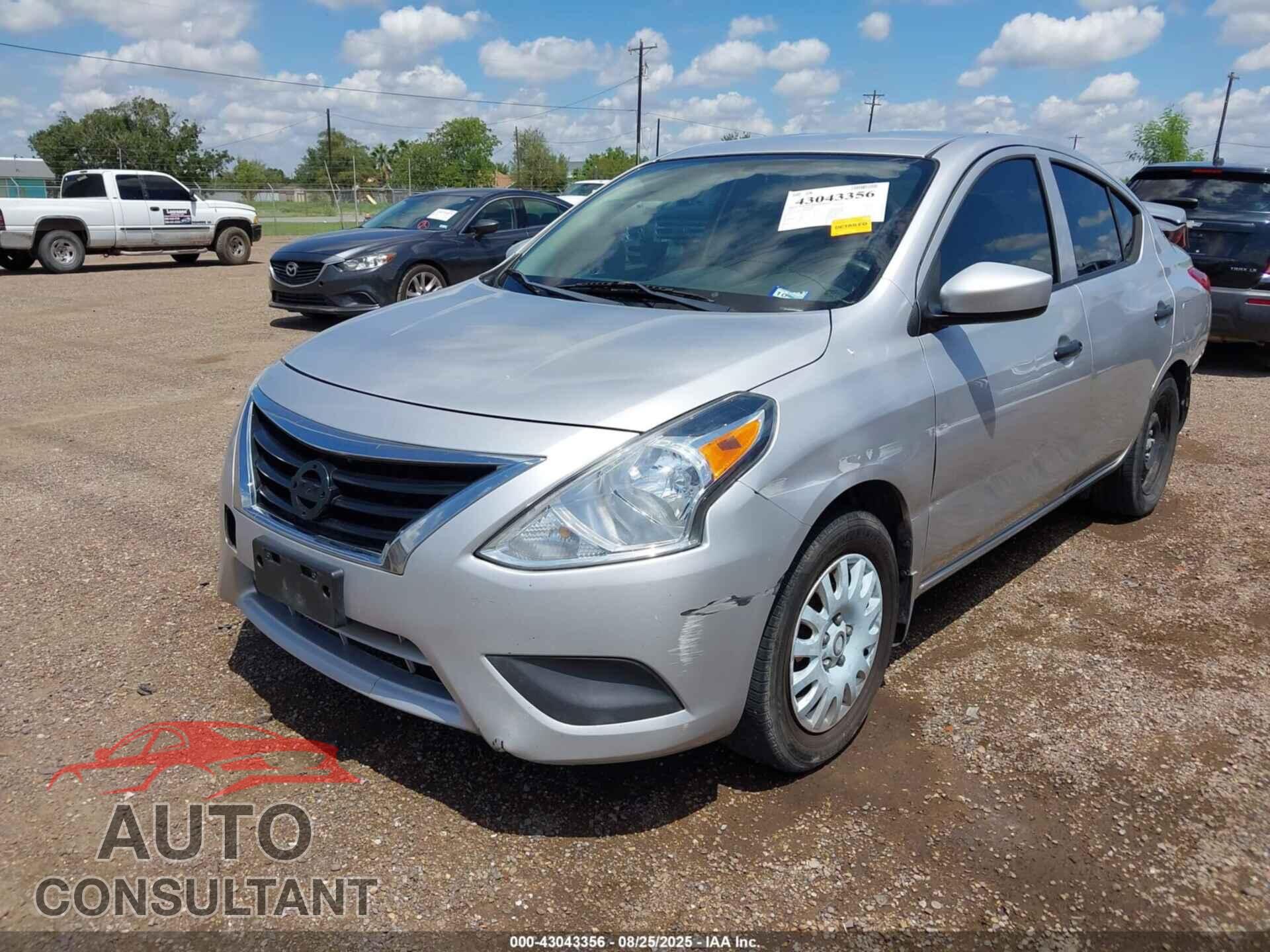 NISSAN VERSA 2017 - 3N1CN7AP3HL886013