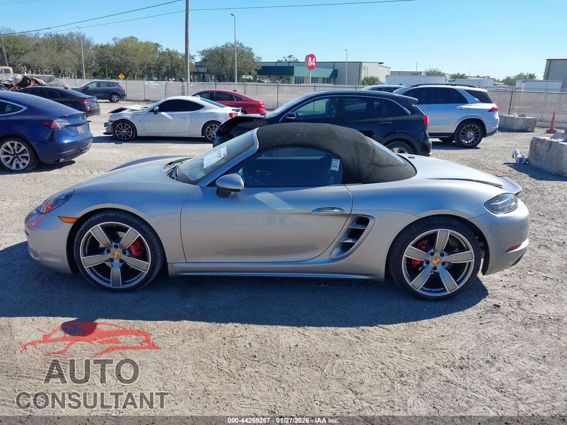 PORSCHE 718 BOXSTER 2018 - WP0CB2A85JS228301