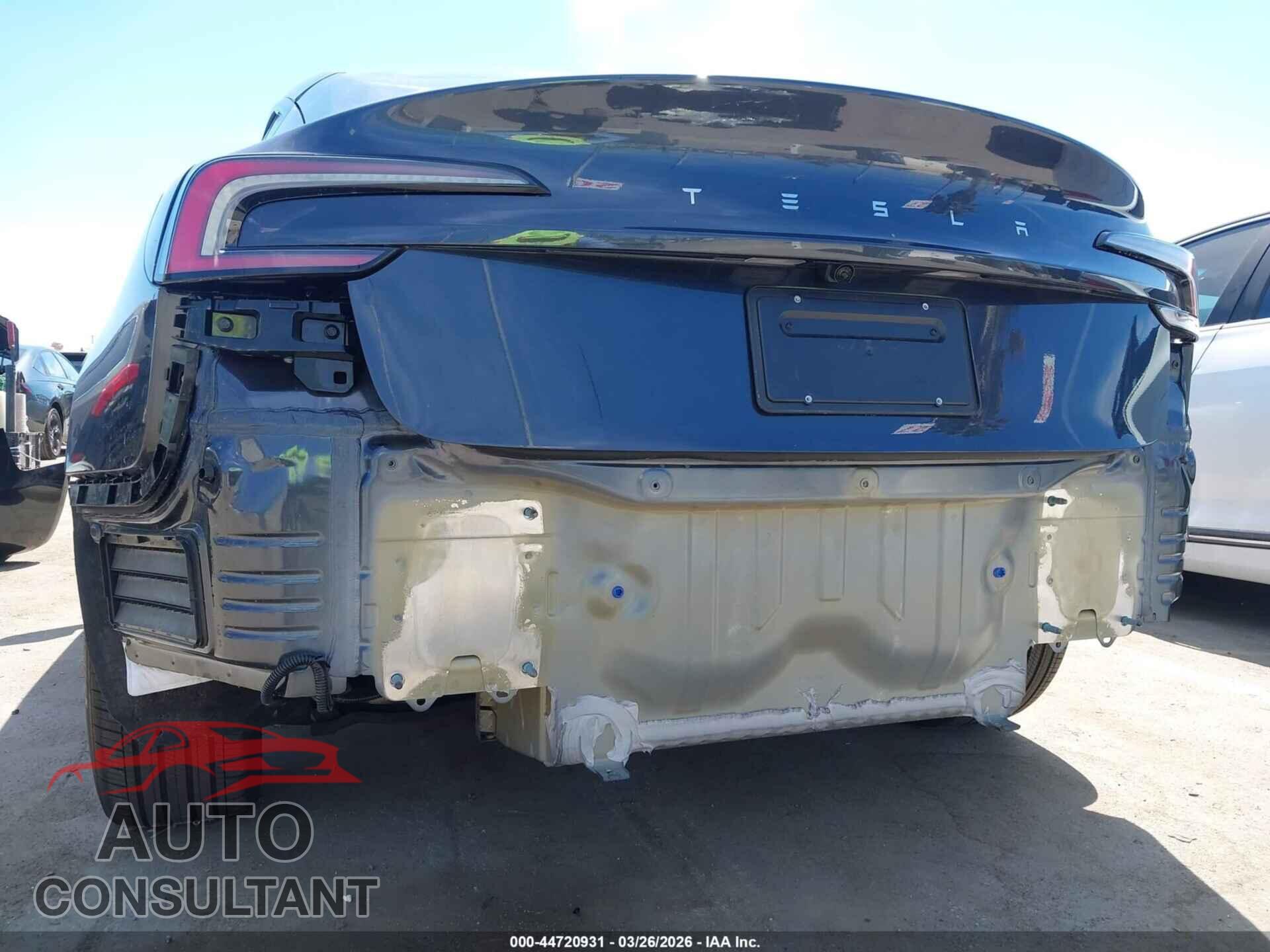 TESLA MODEL 3 2025 - 5YJ3E1EA2SF032801
