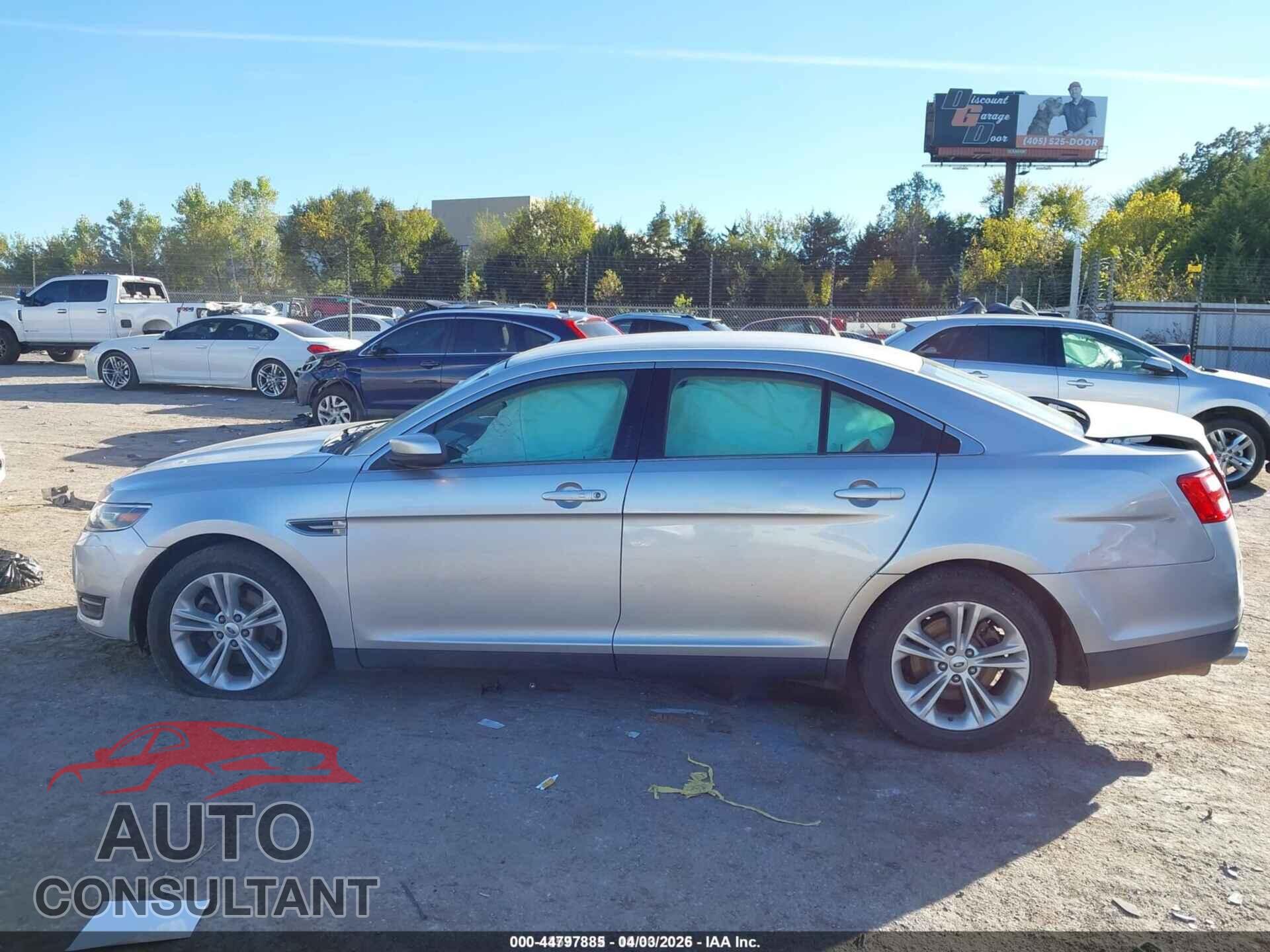 FORD TAURUS 2015 - 1FAHP2E82FG177650