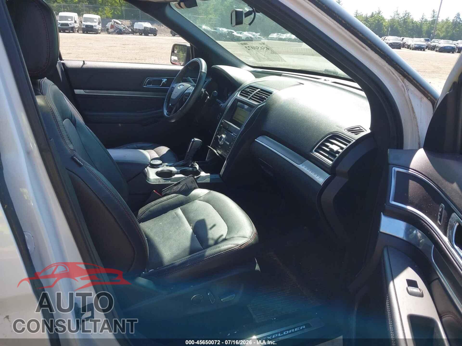 FORD EXPLORER 2018 - 1FM5K8GTXJGB01596