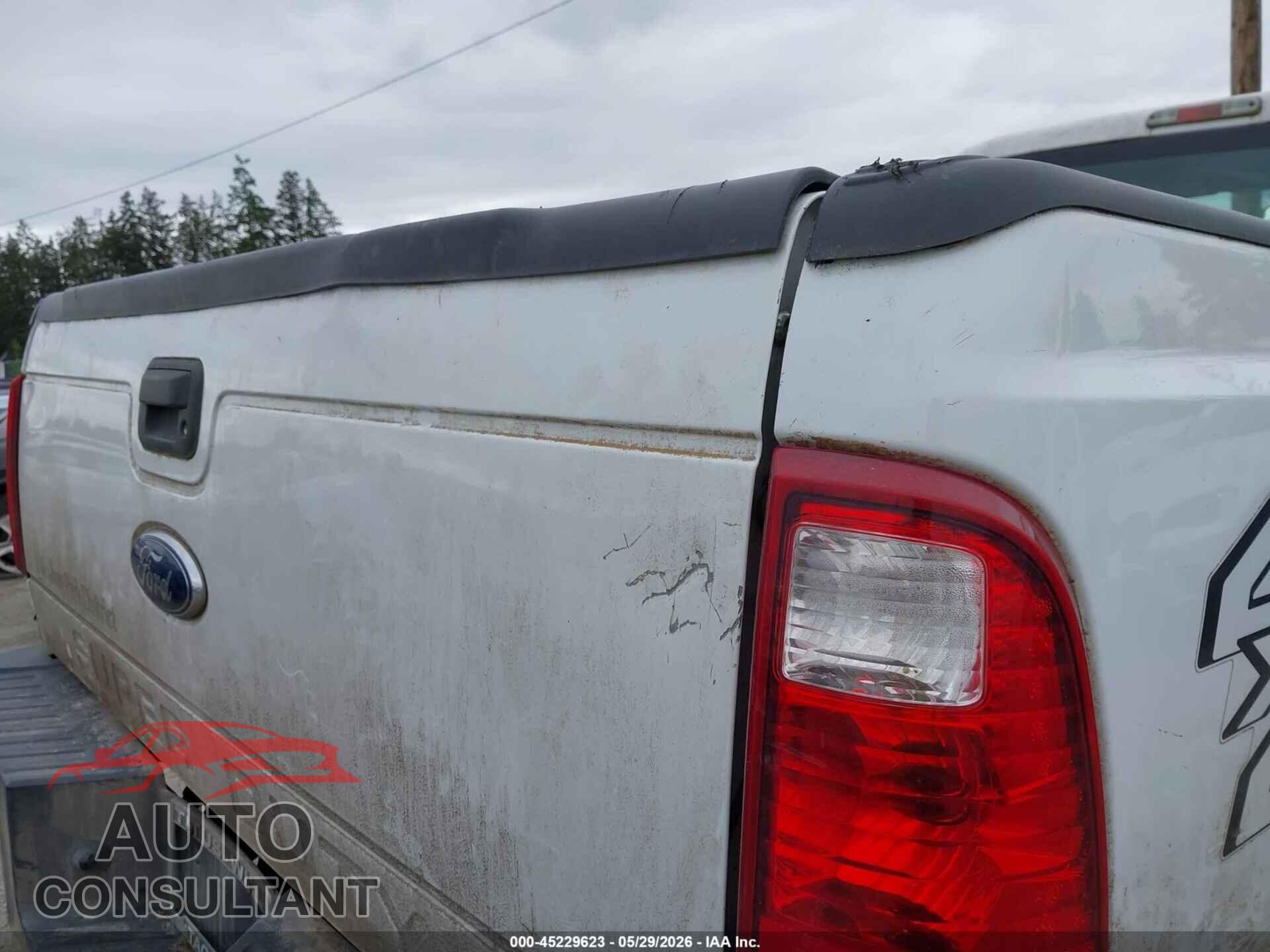 FORD F-250 2015 - 1FTBF2B63FEC64720