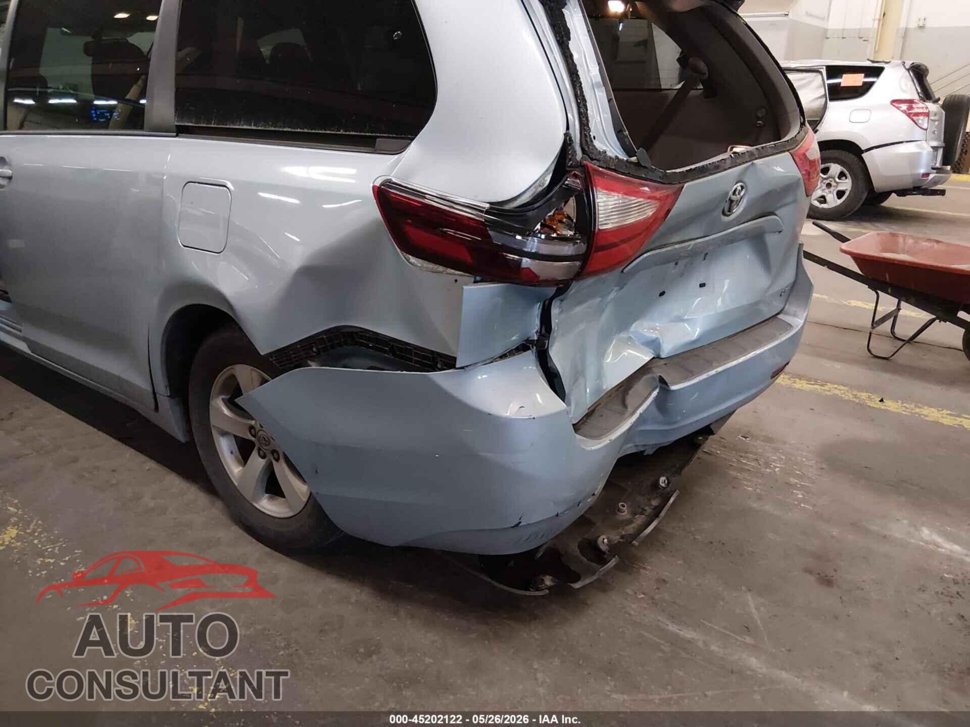 TOYOTA SIENNA 2017 - 5TDKZ3DC1HS774884