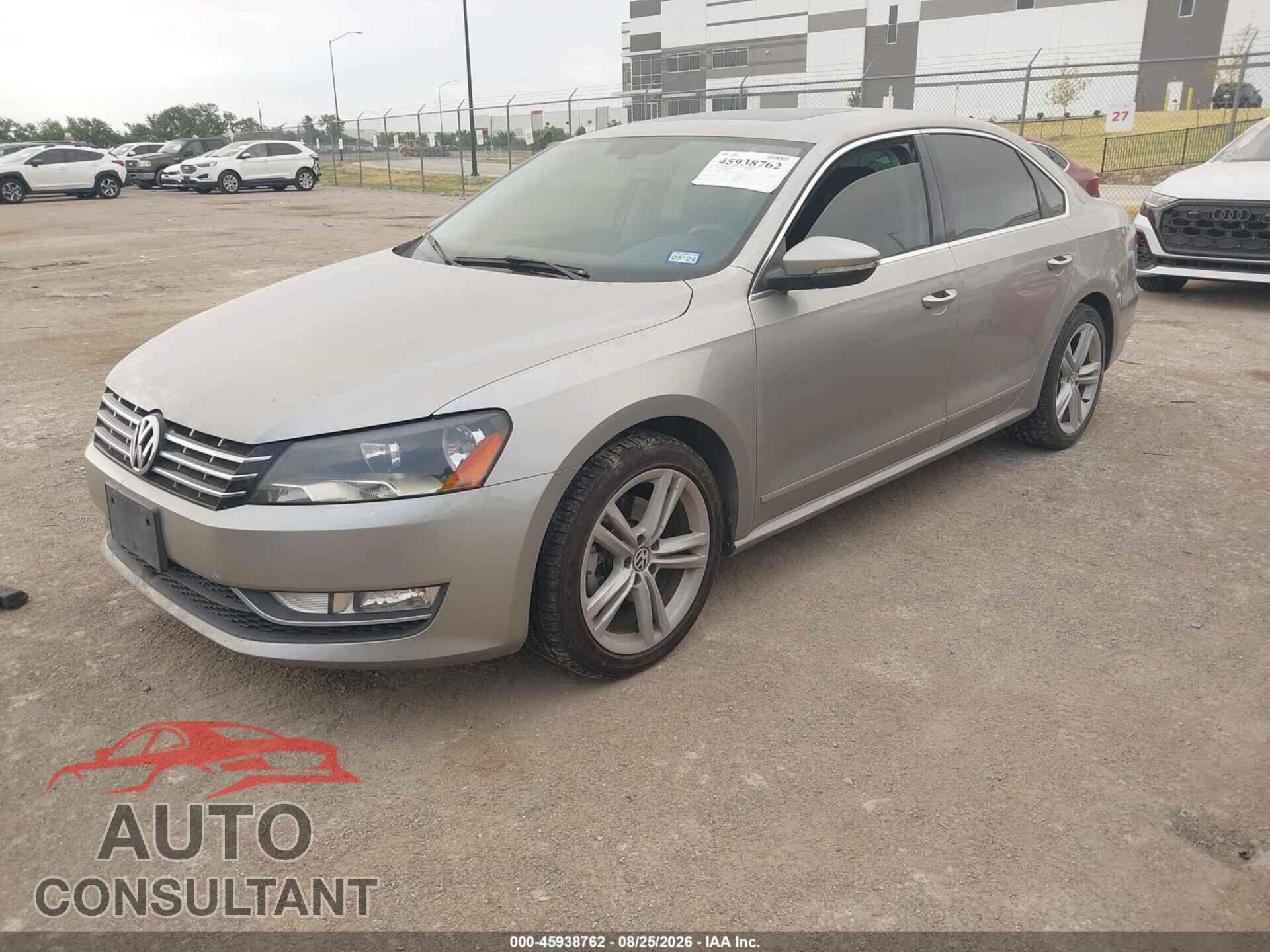 VOLKSWAGEN PASSAT 2012 - 1VWCN7A34CC008733