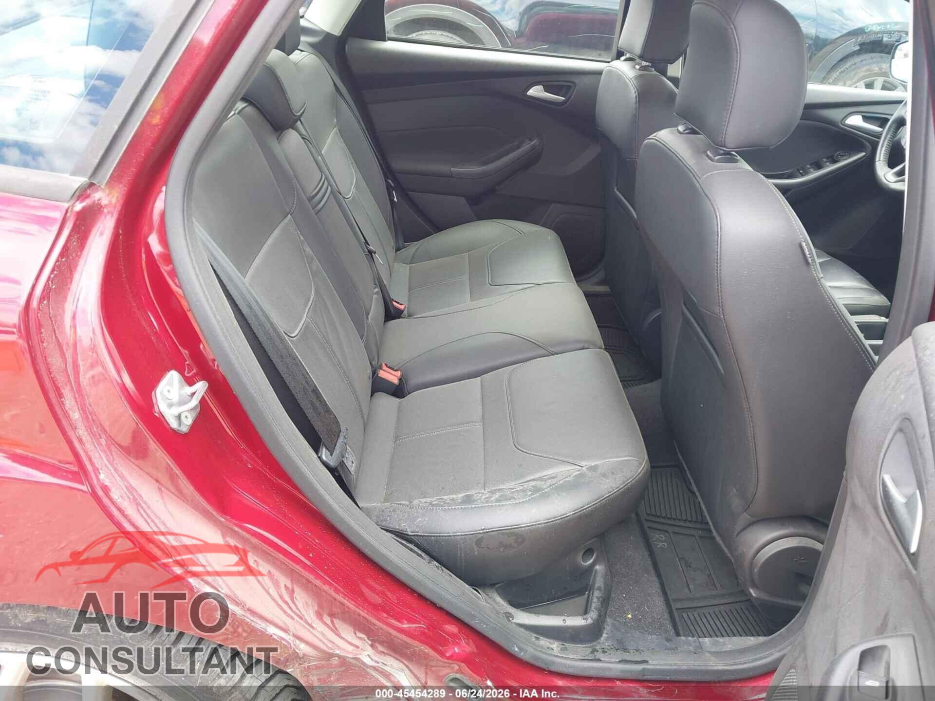FORD FOCUS 2015 - 1FADP3F20FL346330