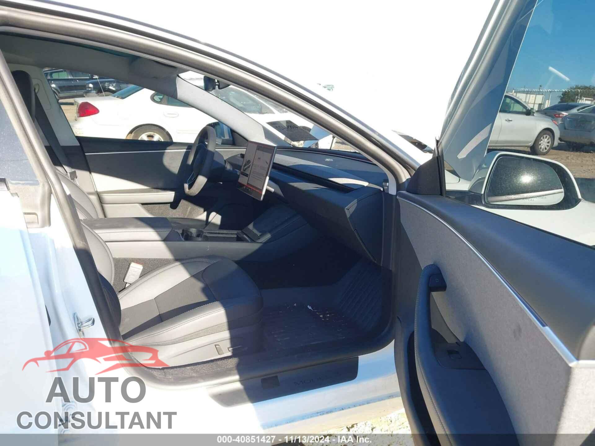 TESLA MODEL 3 2024 - 5YJ3E1EA4RF732586