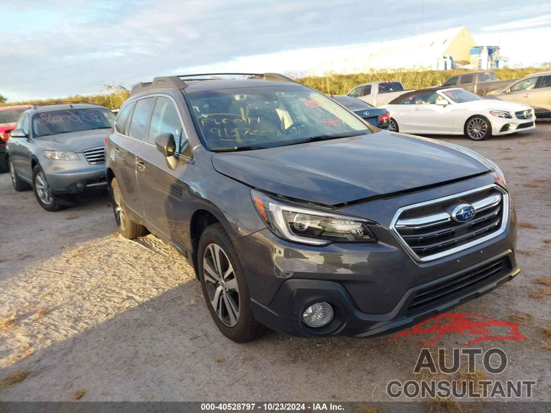 SUBARU OUTBACK 2018 - 4S4BSANC1J3272600