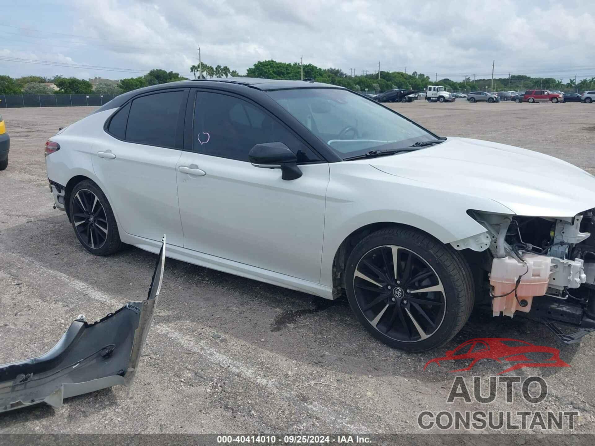 TOYOTA CAMRY 2018 - 4T1B61HK0JU079422