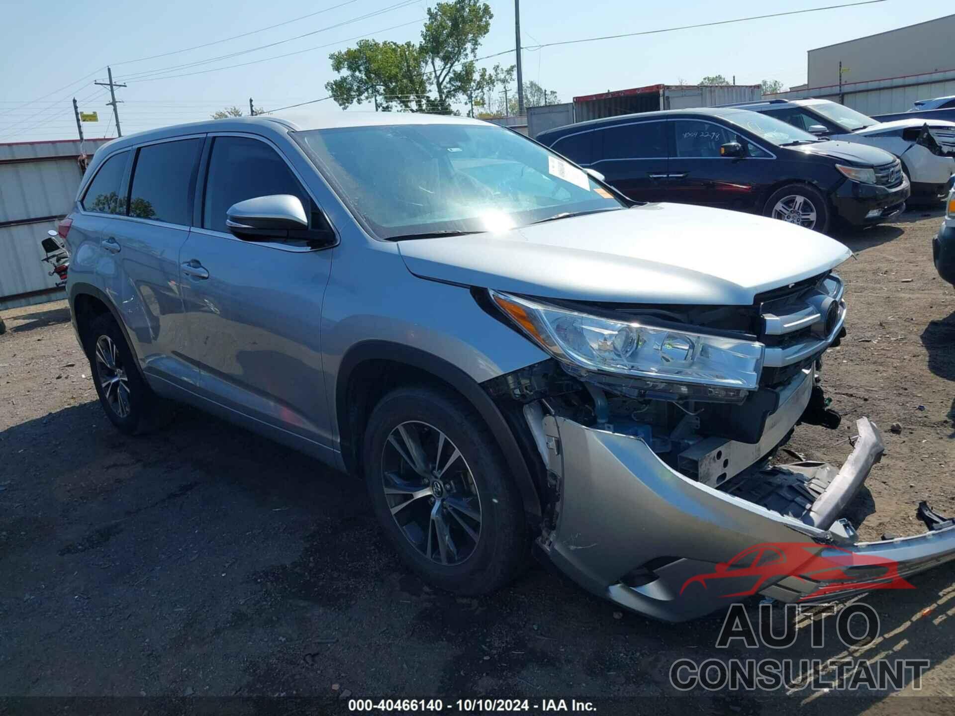 TOYOTA HIGHLANDER 2018 - 5TDZZRFH9JS266470