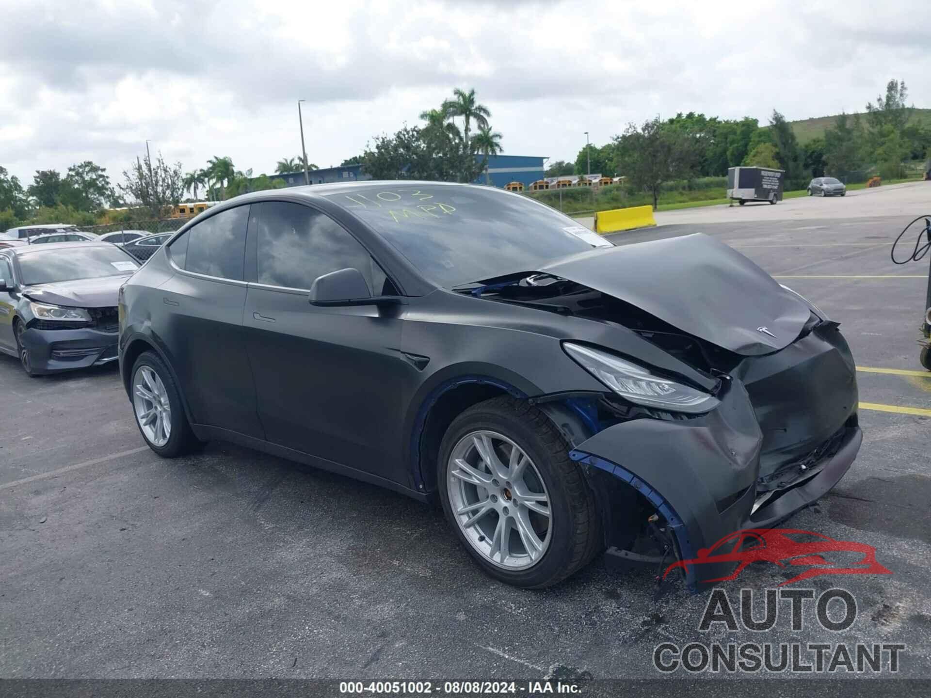 TESLA MODEL Y 2021 - 5YJYGDEE3MF061103