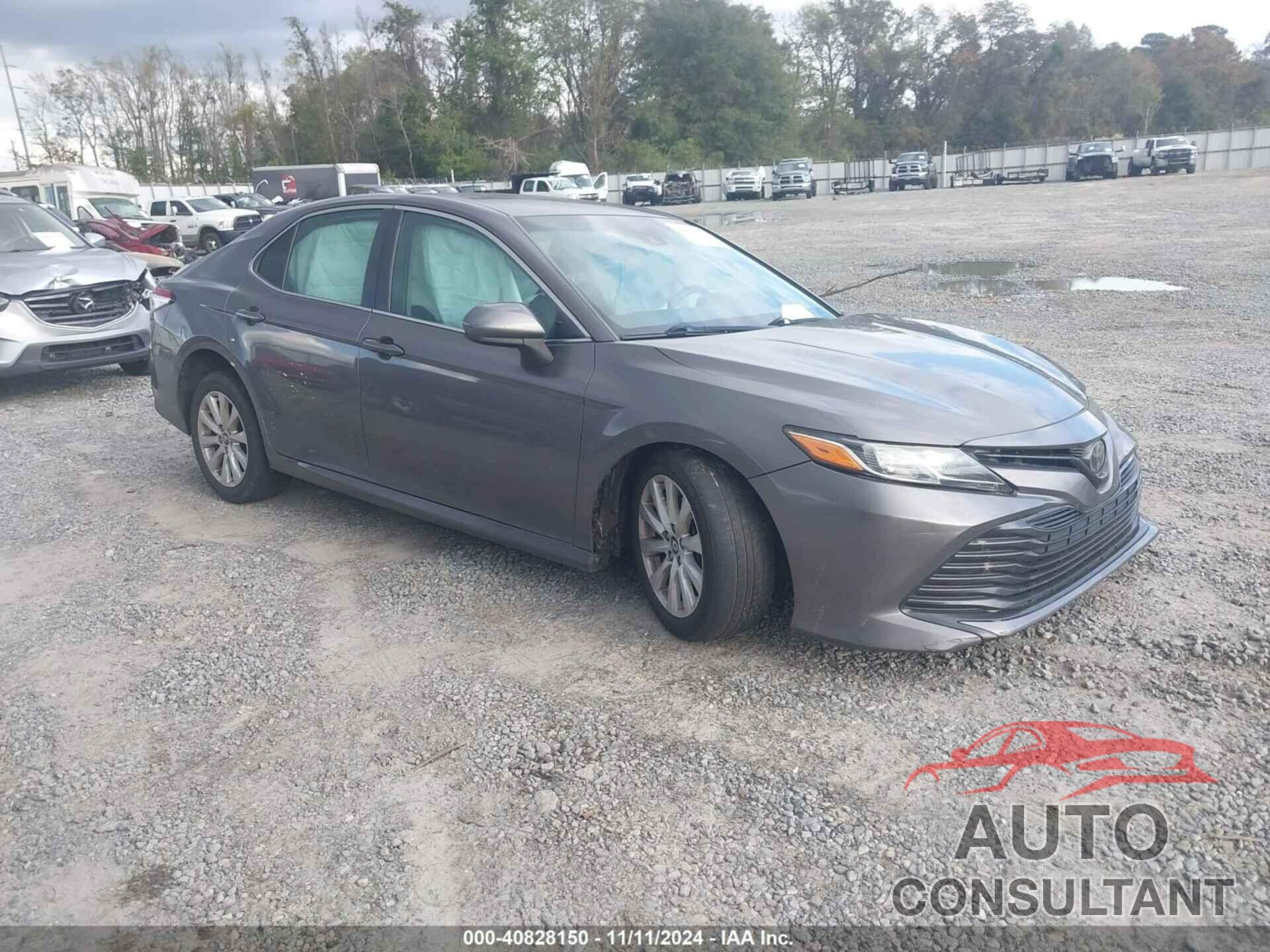 TOYOTA CAMRY 2018 - 4T1B11HK2JU529683