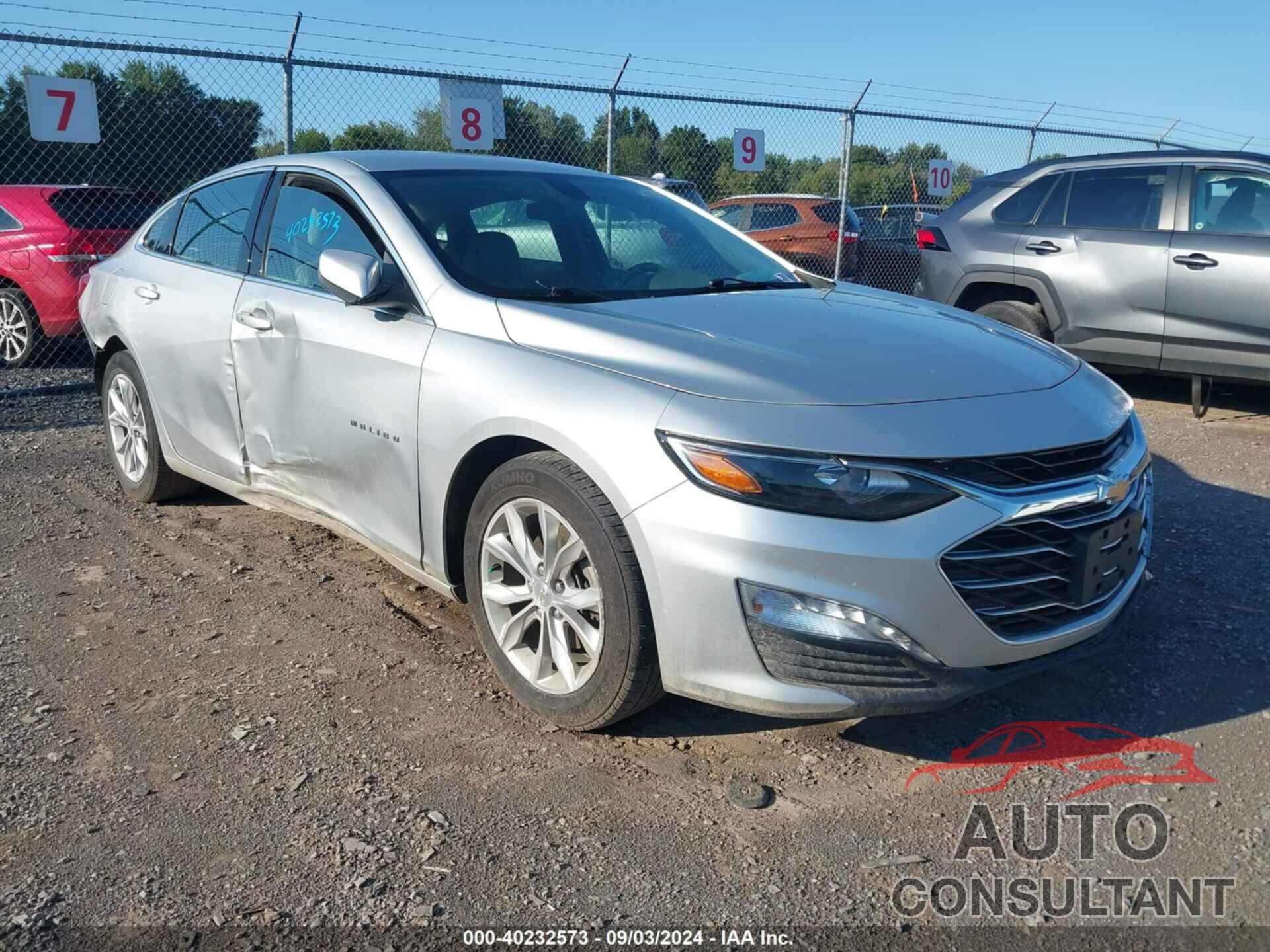 CHEVROLET MALIBU 2019 - 1G1ZD5ST1KF141572