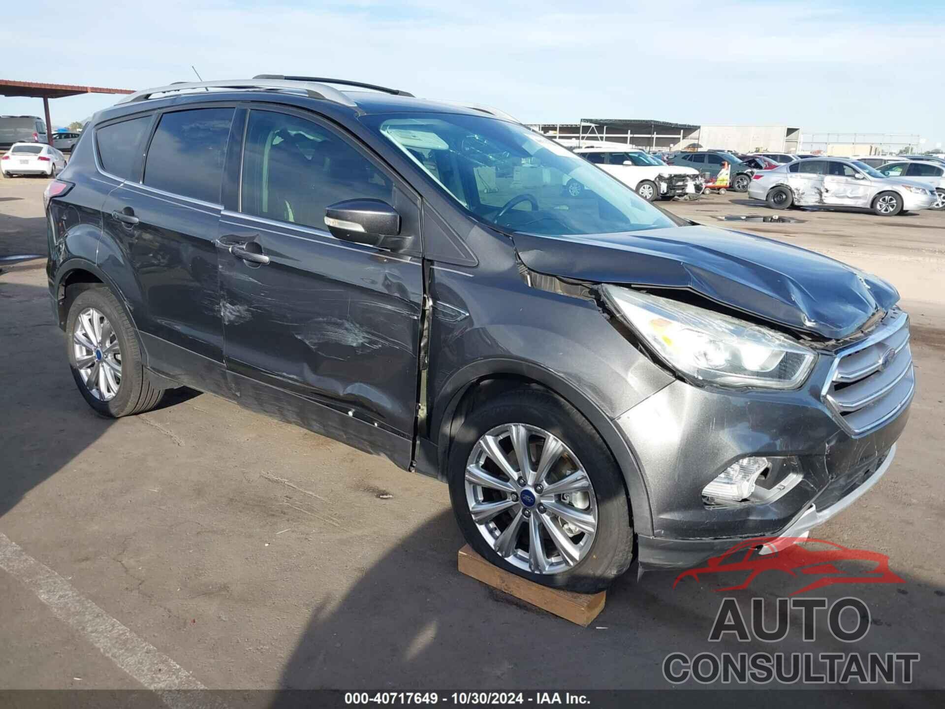 FORD ESCAPE 2017 - 1FMCU0J90HUD66507