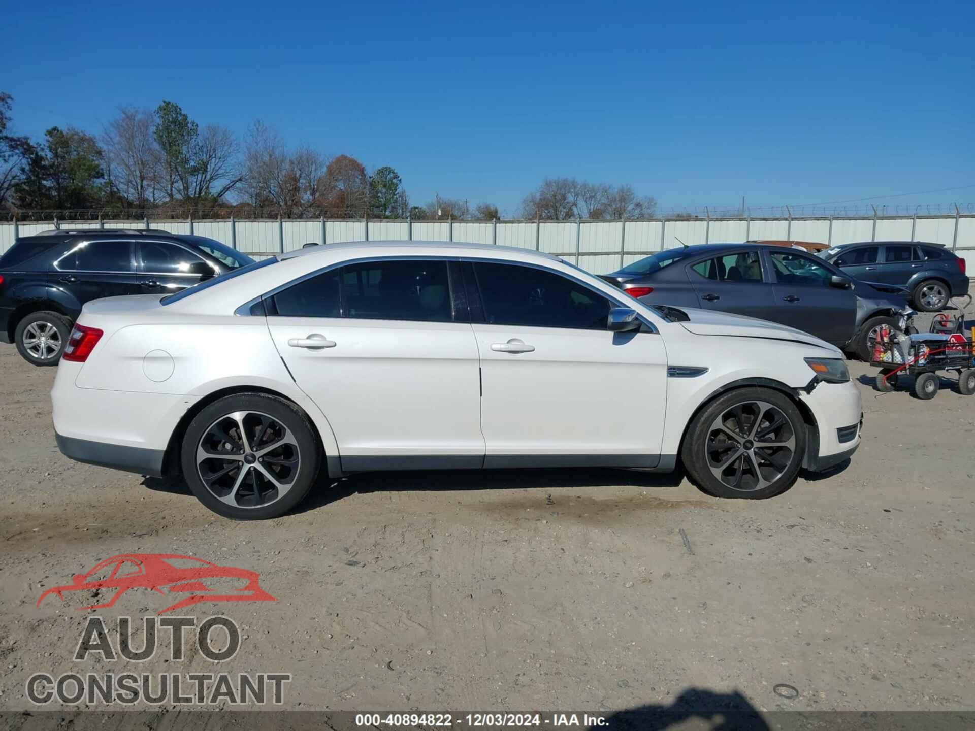 FORD TAURUS 2015 - 1FAHP2F82FG103739