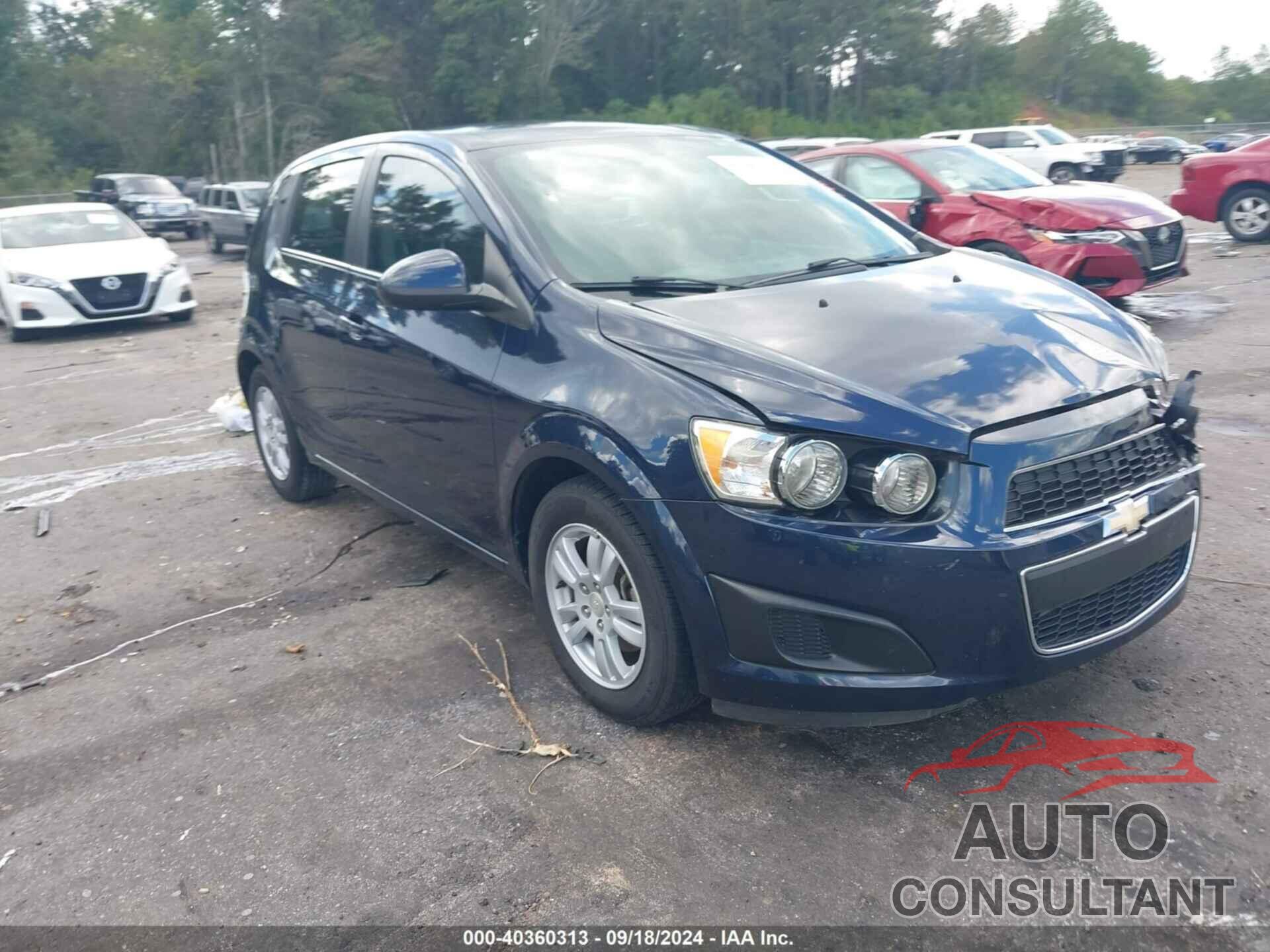 CHEVROLET SONIC 2015 - 1G1JC6SB5F4127527