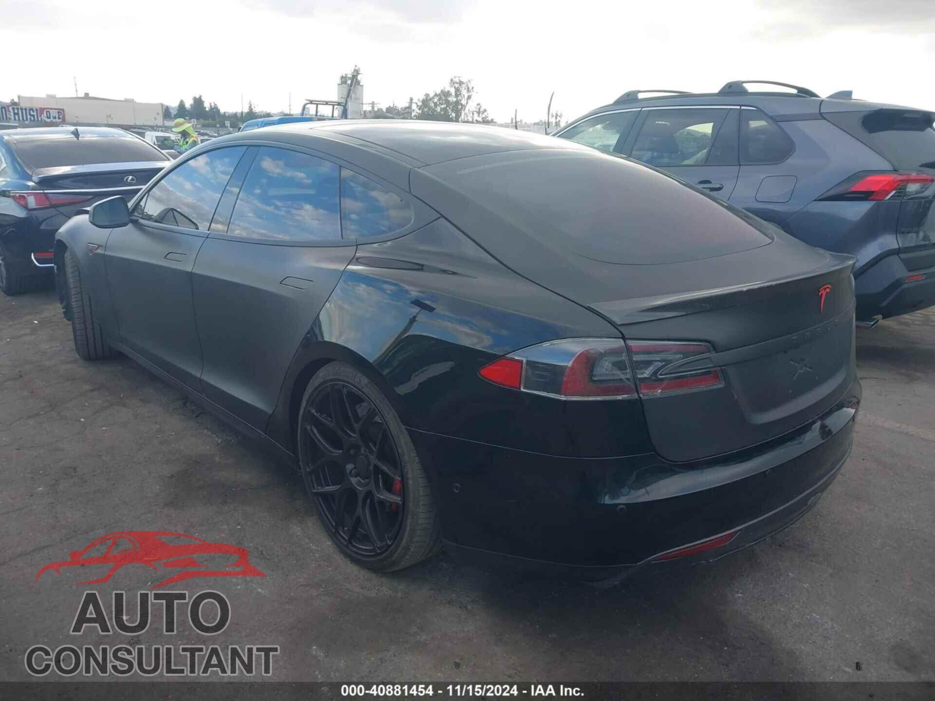 TESLA MODEL S 2013 - 5YJSA1DN3DFP10695