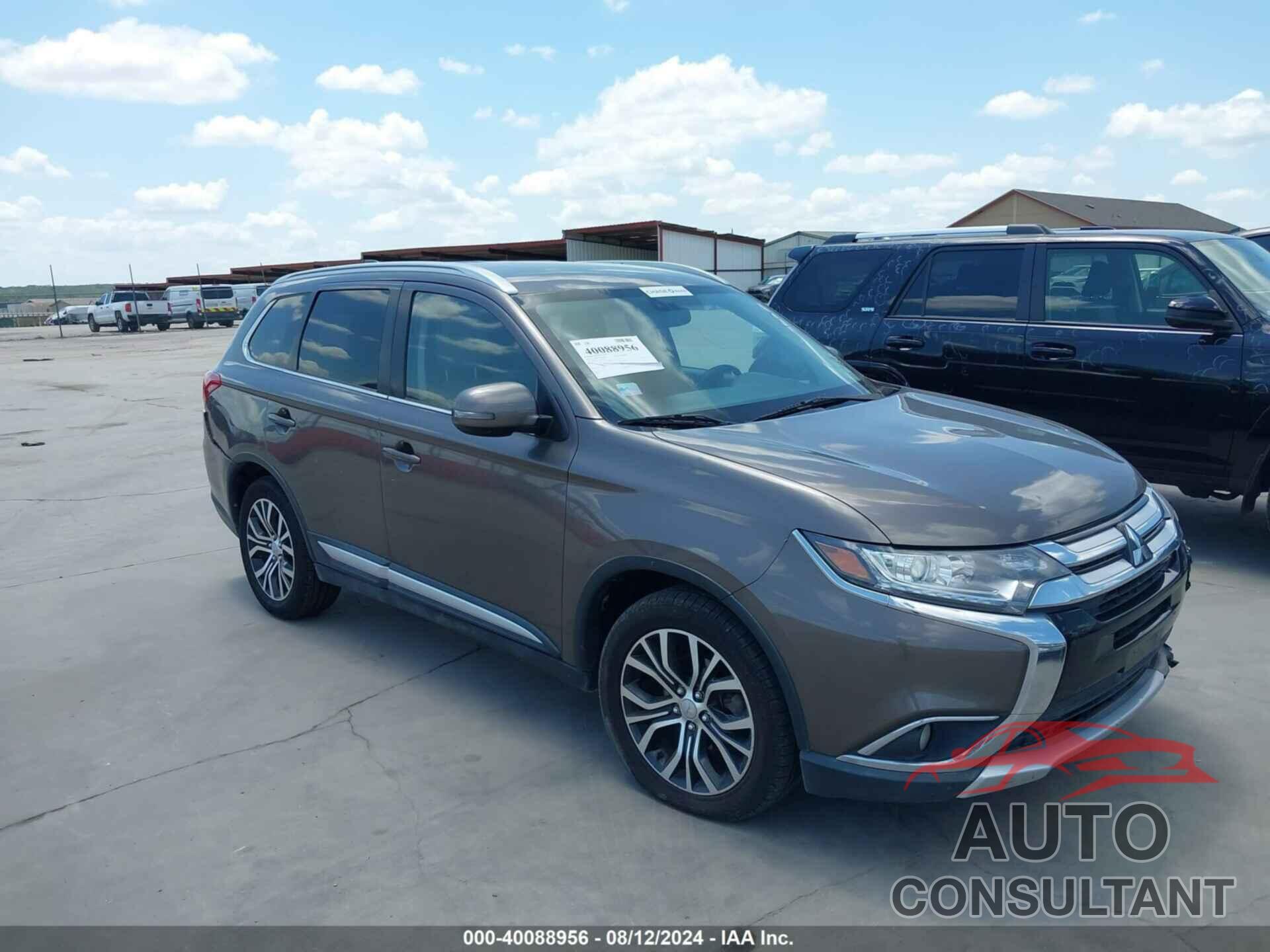 MITSUBISHI OUTLANDER 2018 - JA4AD3A38JZ015470