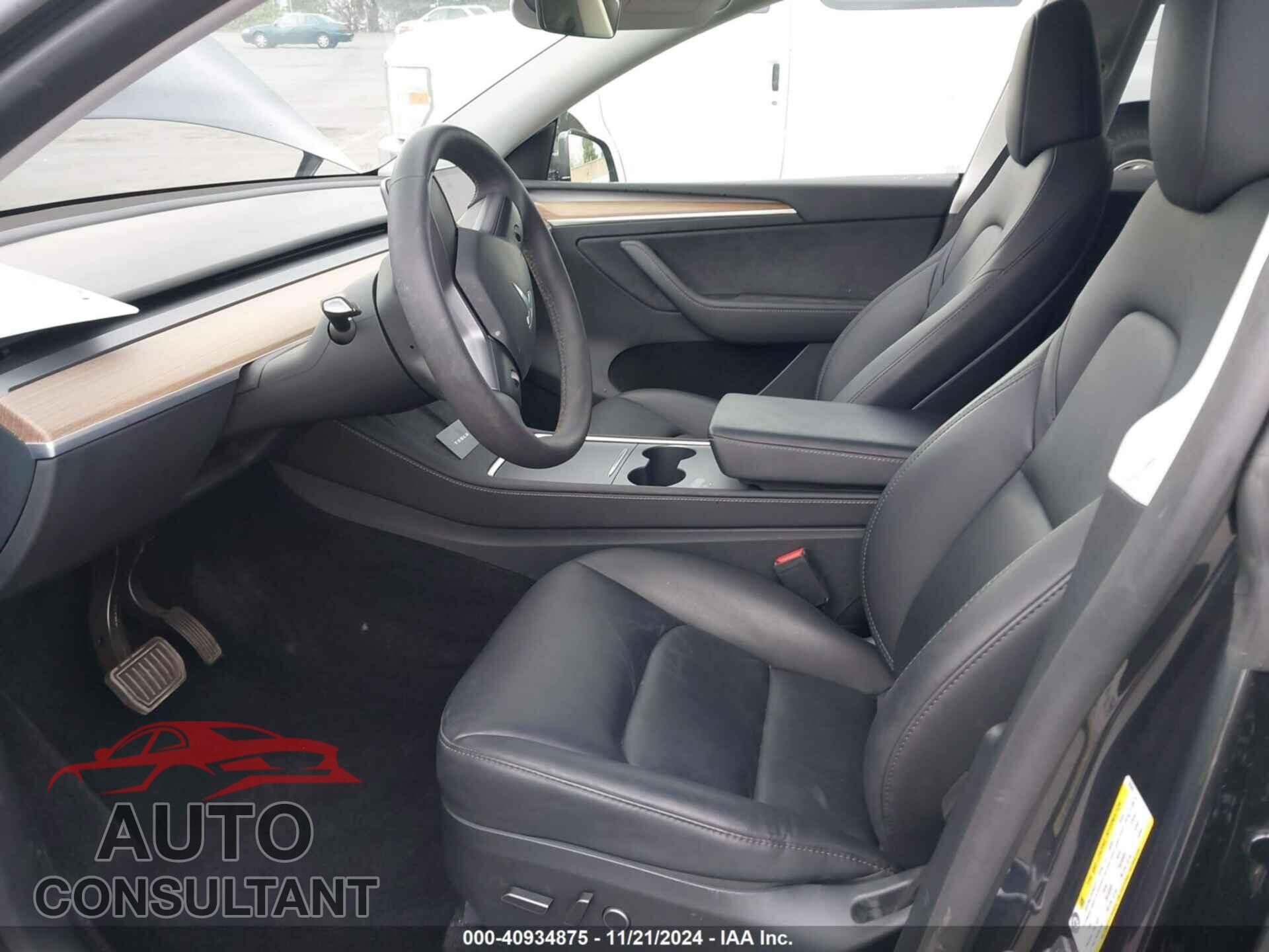 TESLA MODEL Y 2024 - 7SAYGDEE6RF025657