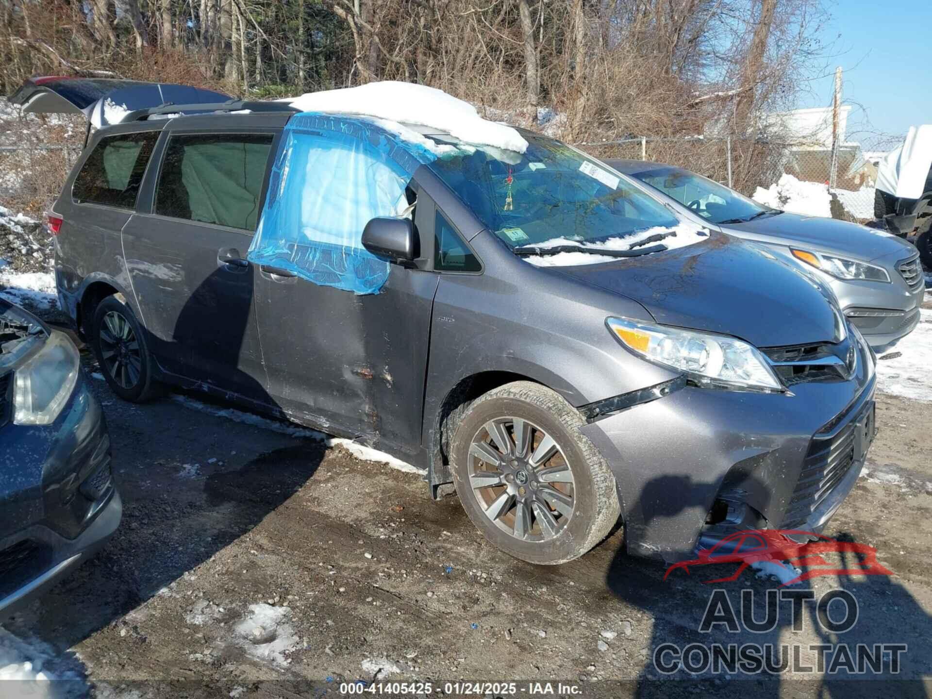 TOYOTA SIENNA 2018 - 5TDJZ3DC1JS201842