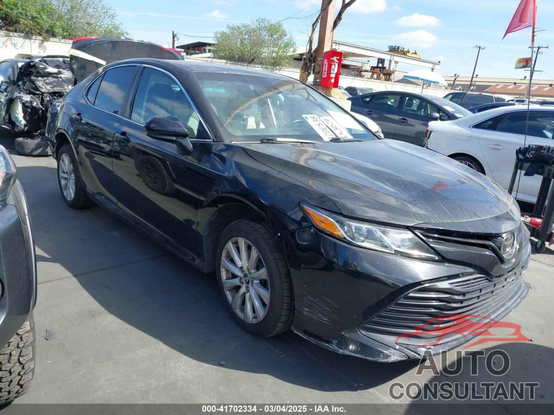TOYOTA CAMRY 2018 - 4T1B11HK7JU072384