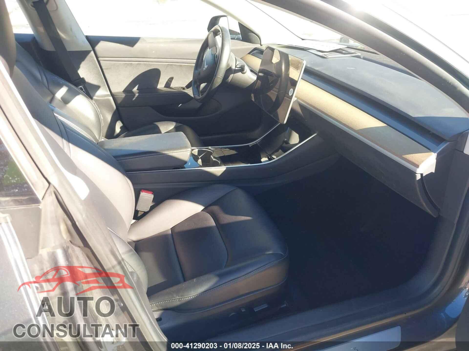 TESLA MODEL 3 2019 - 5YJ3E1EA3KF322500