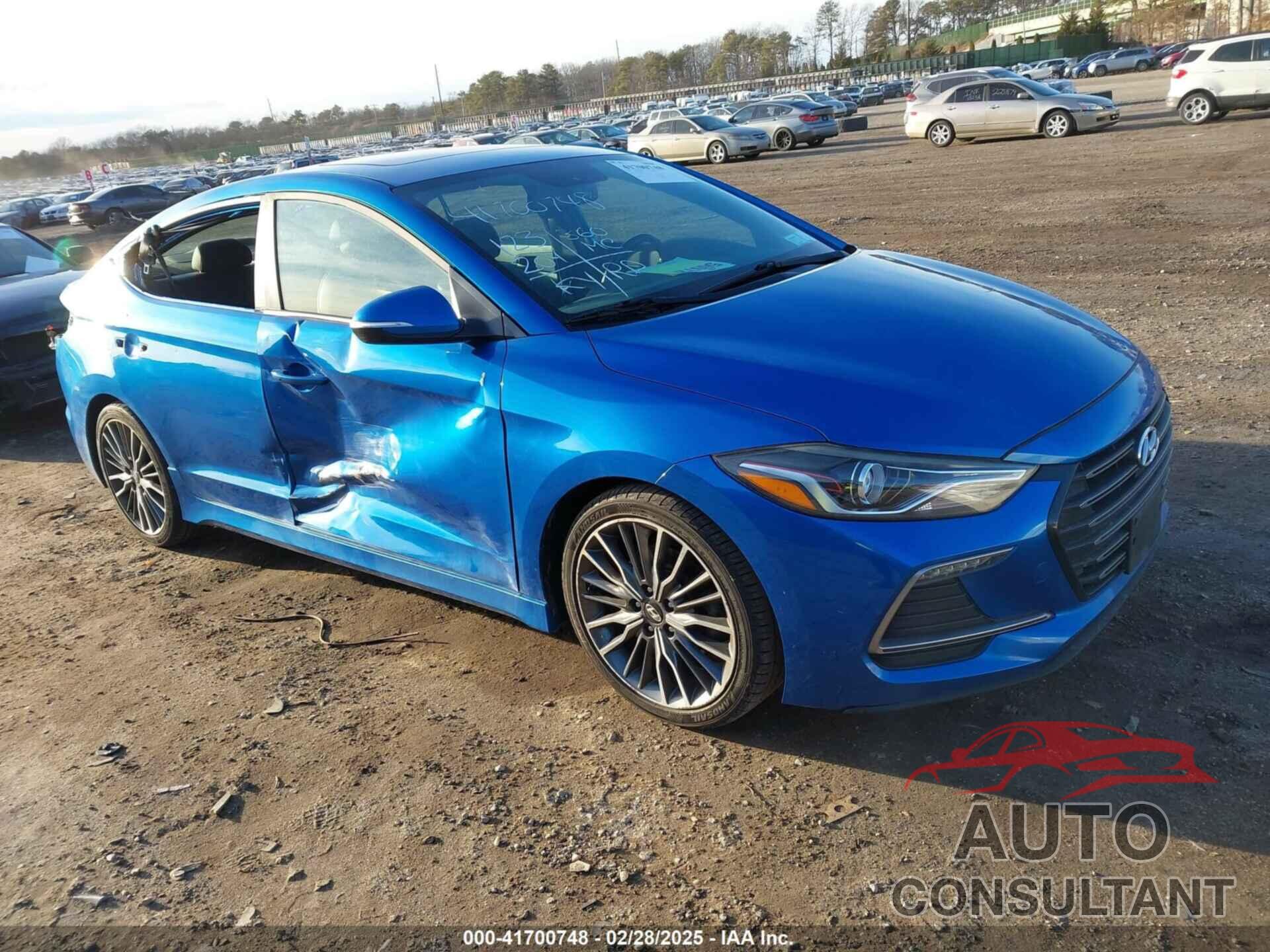 HYUNDAI ELANTRA 2017 - KMHD04LB9HU358493