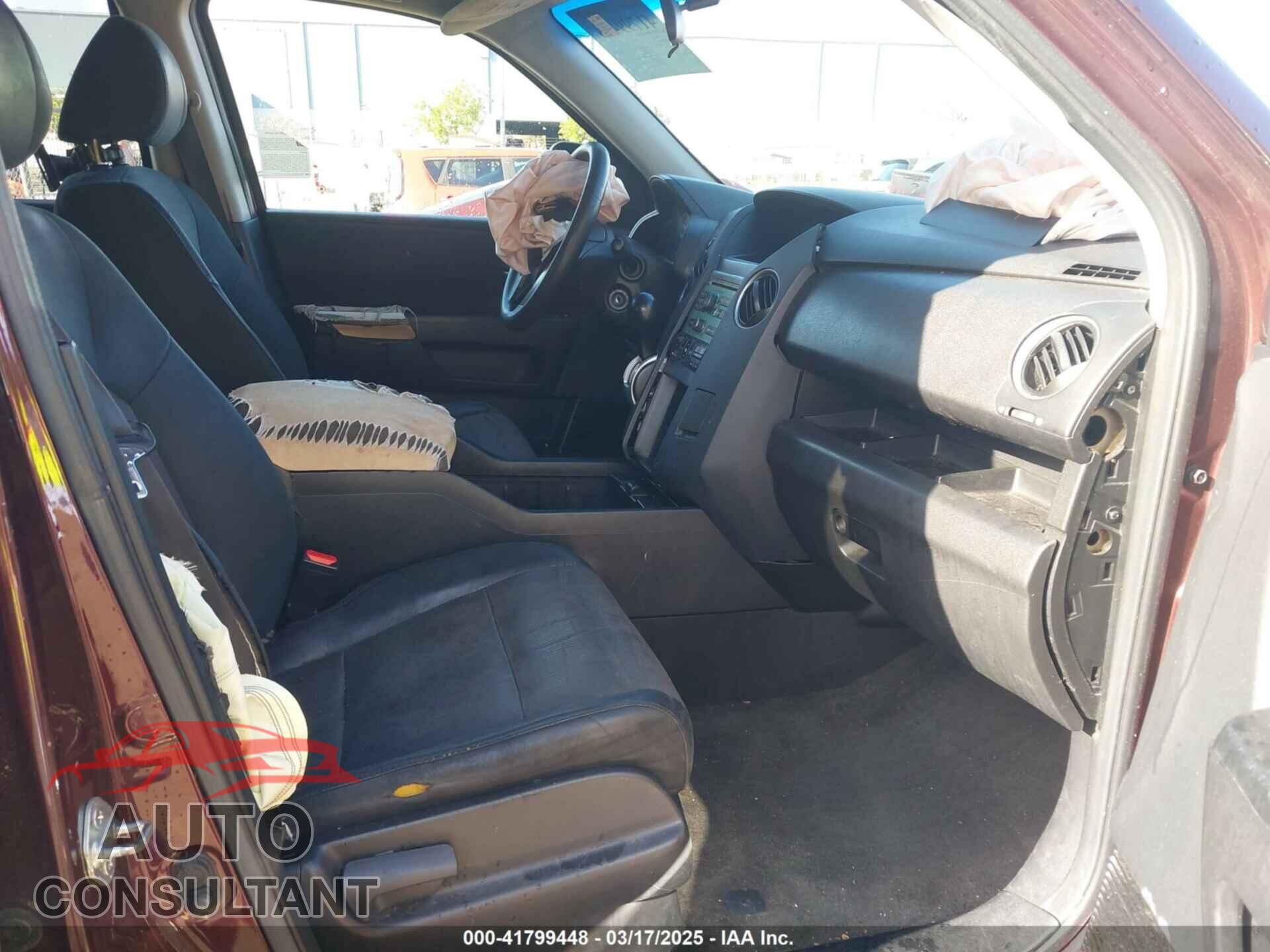 HONDA PILOT 2011 - 5FNYF3H40BB005357